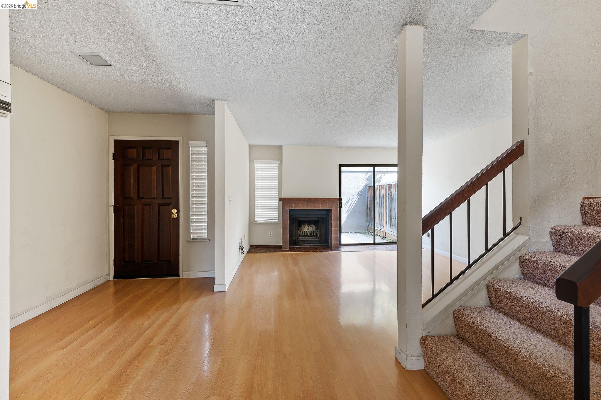 Detail Gallery Image 13 of 58 For 3874 Burton Common, Fremont,  CA 94536-6039 - 2 Beds | 2/1 Baths