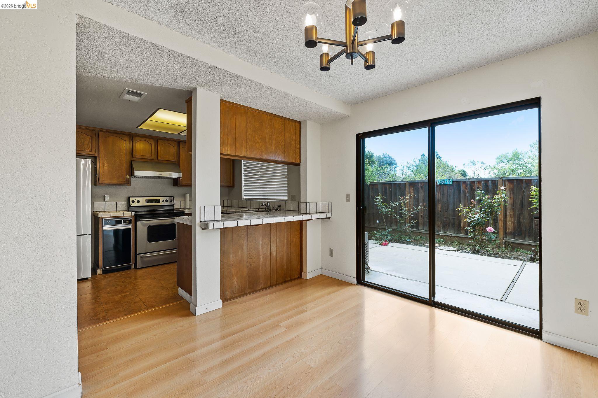 Detail Gallery Image 19 of 58 For 3874 Burton Common, Fremont,  CA 94536-6039 - 2 Beds | 2/1 Baths