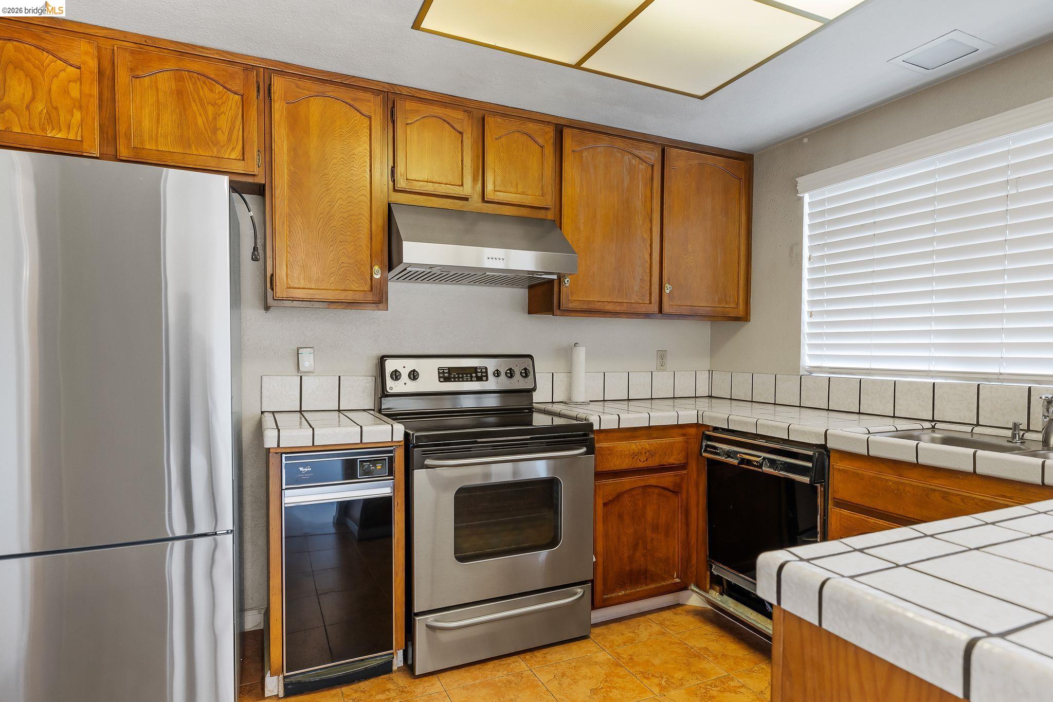 Detail Gallery Image 24 of 58 For 3874 Burton Common, Fremont,  CA 94536-6039 - 2 Beds | 2/1 Baths