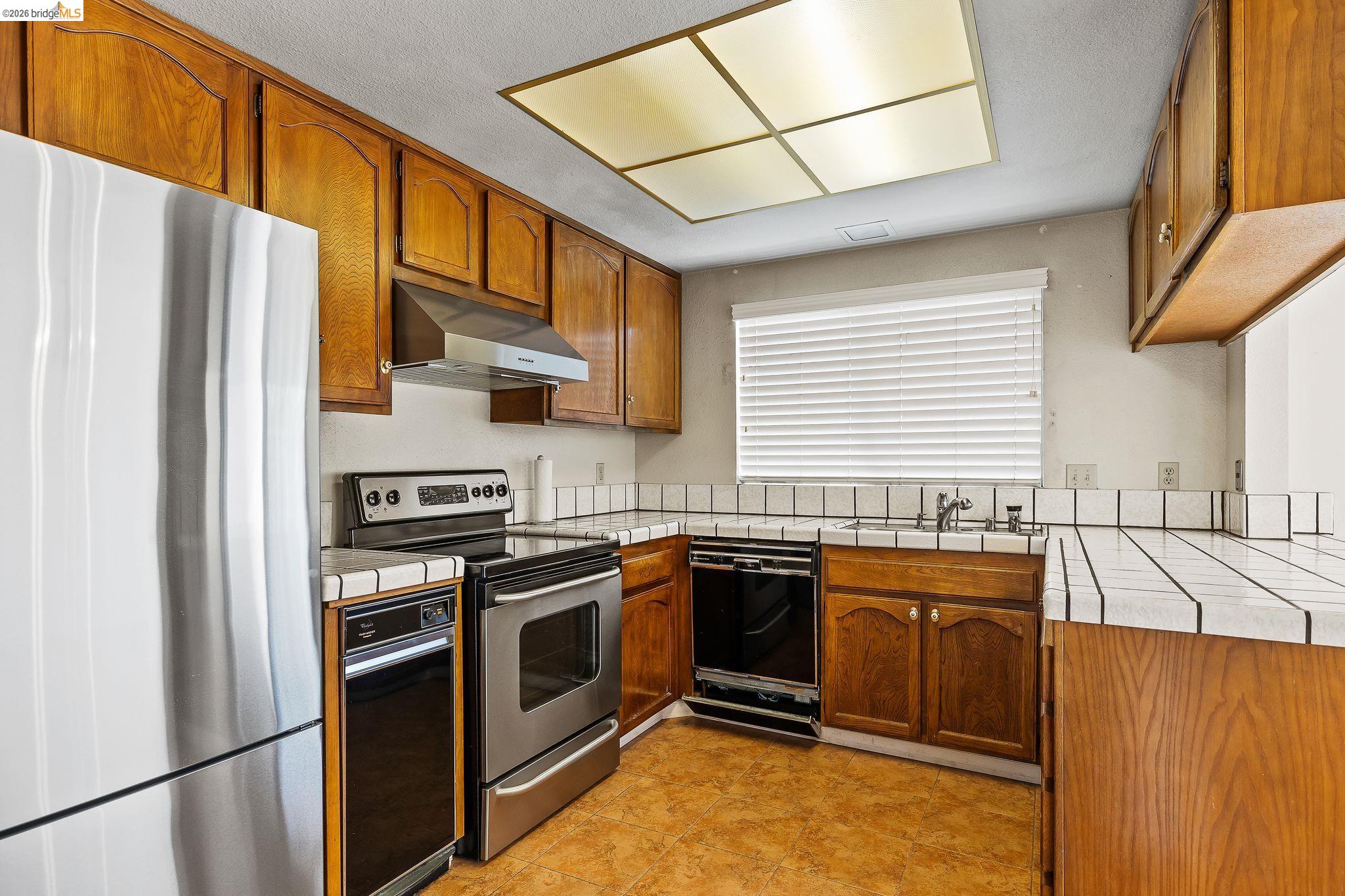 Detail Gallery Image 25 of 58 For 3874 Burton Common, Fremont,  CA 94536-6039 - 2 Beds | 2/1 Baths