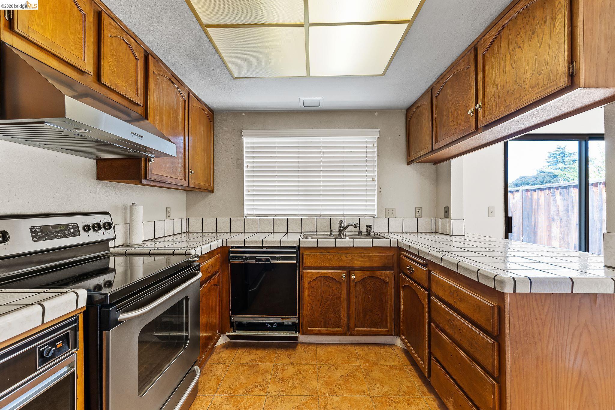 Detail Gallery Image 26 of 58 For 3874 Burton Common, Fremont,  CA 94536-6039 - 2 Beds | 2/1 Baths