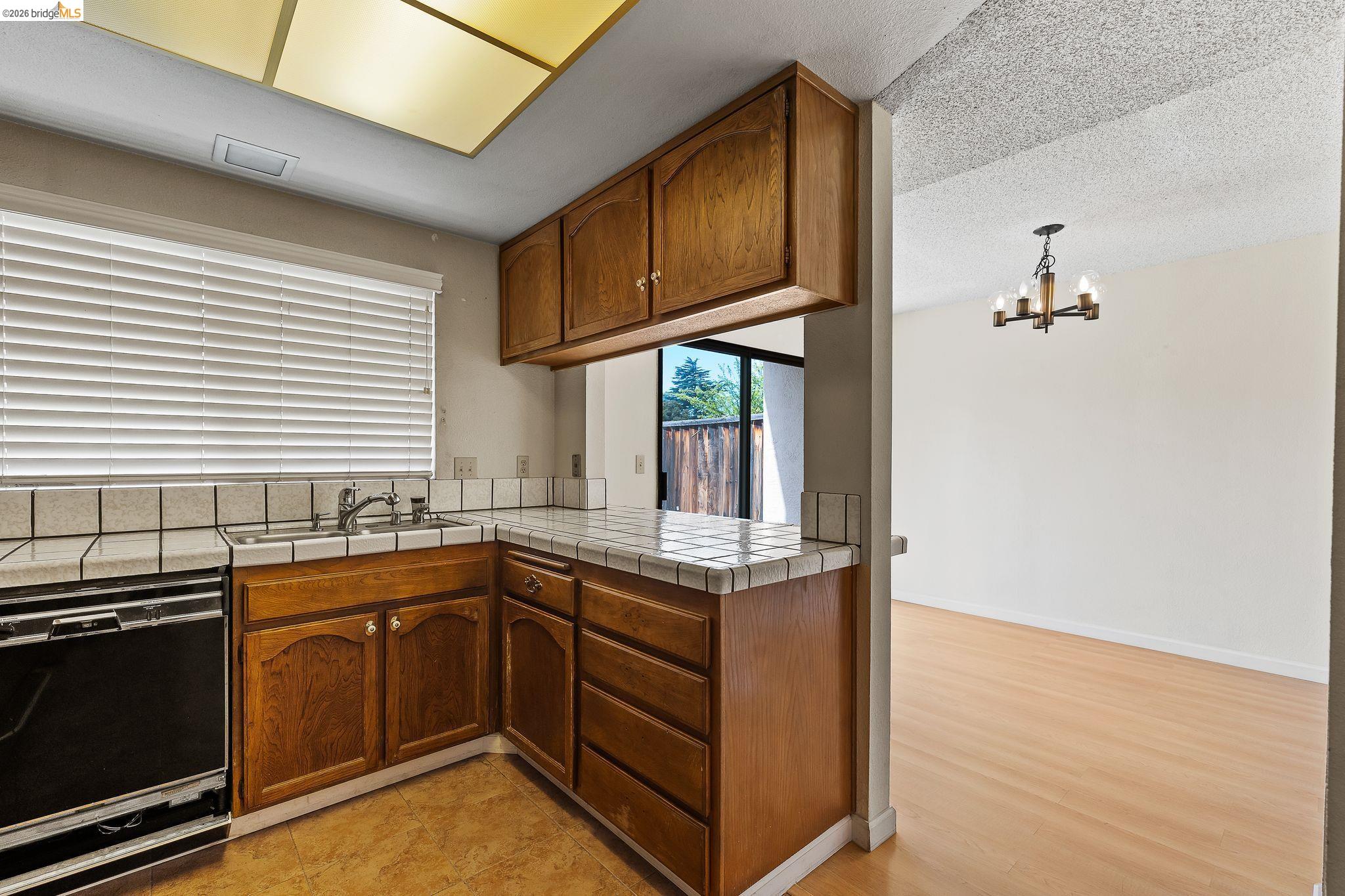 Photo #24: 41131459 Listing: Photo #24