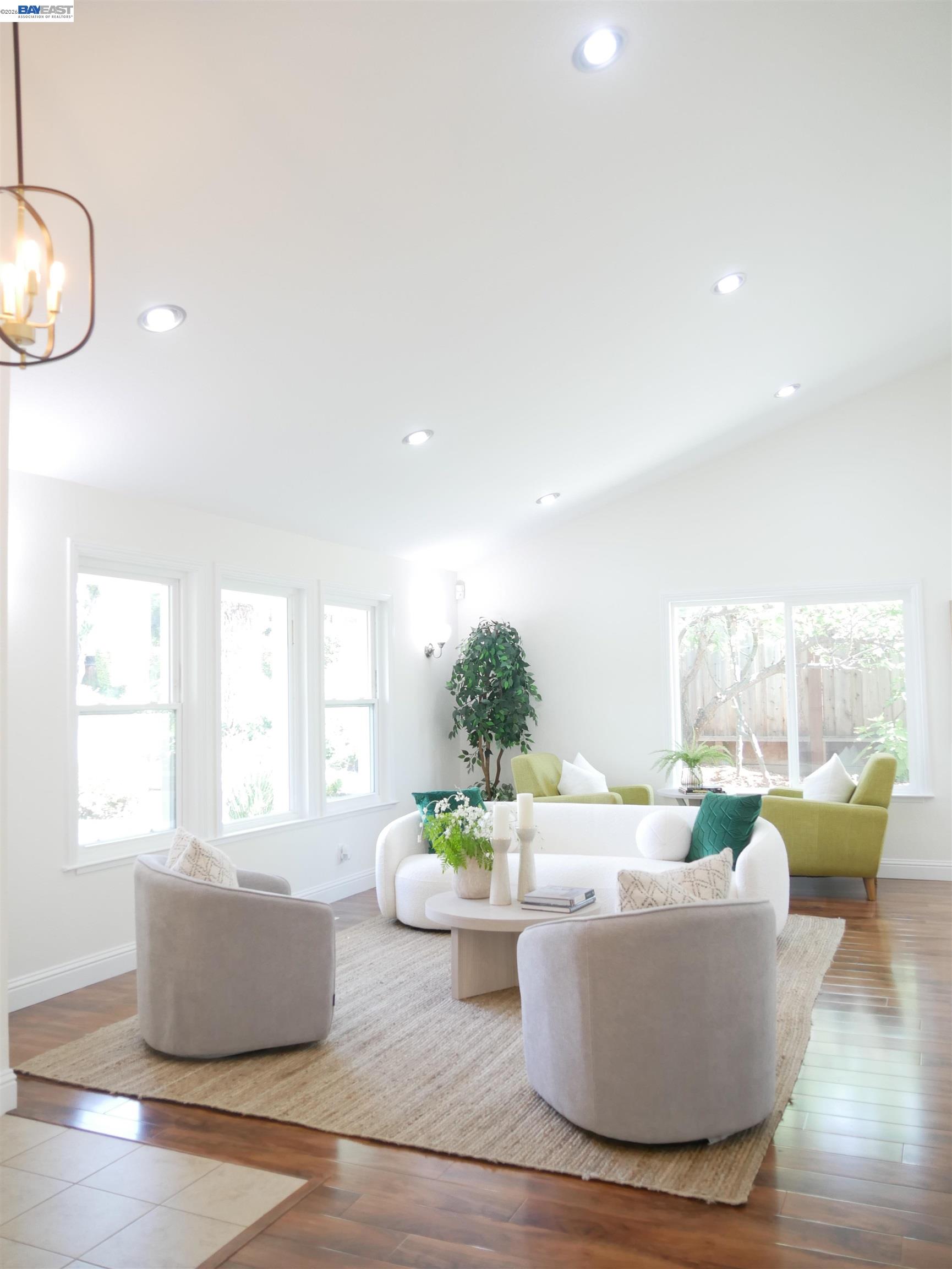 Detail Gallery Image 8 of 43 For 249 Imperio Avenue, Alameda,  CA 94539 - 4 Beds | 2 Baths