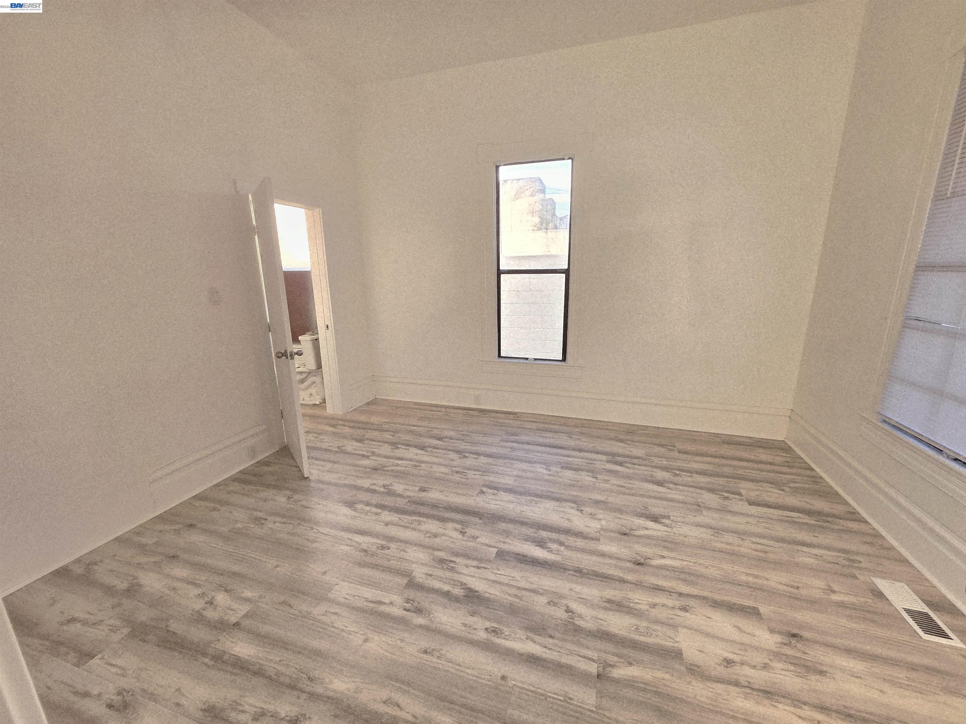 Detail Gallery Image 12 of 17 For 220 E Lodi Ave, Lodi,  CA 95240 - 4 Beds | 3/1 Baths