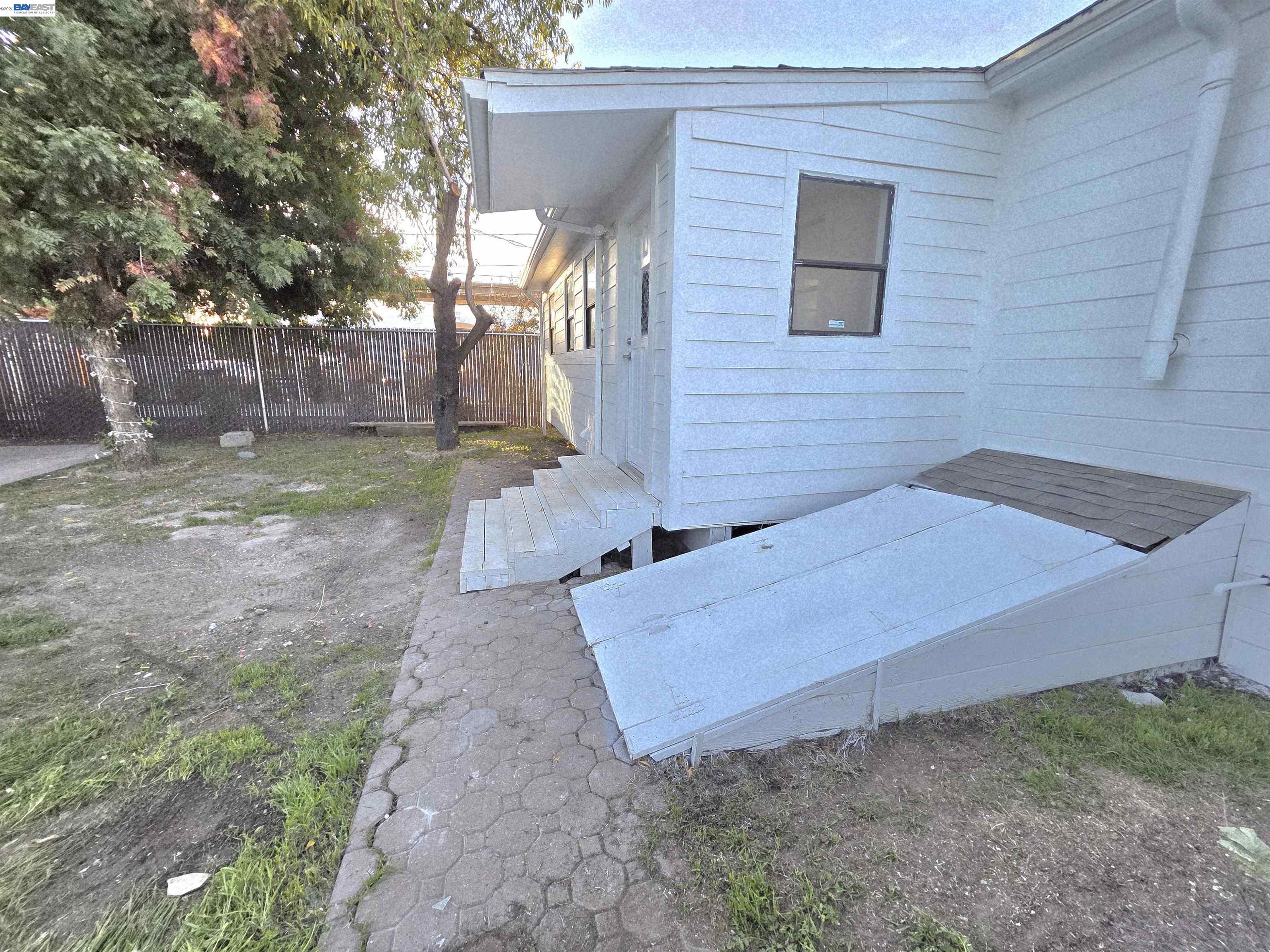 Detail Gallery Image 15 of 17 For 220 E Lodi Ave, Lodi,  CA 95240 - 4 Beds | 3/1 Baths