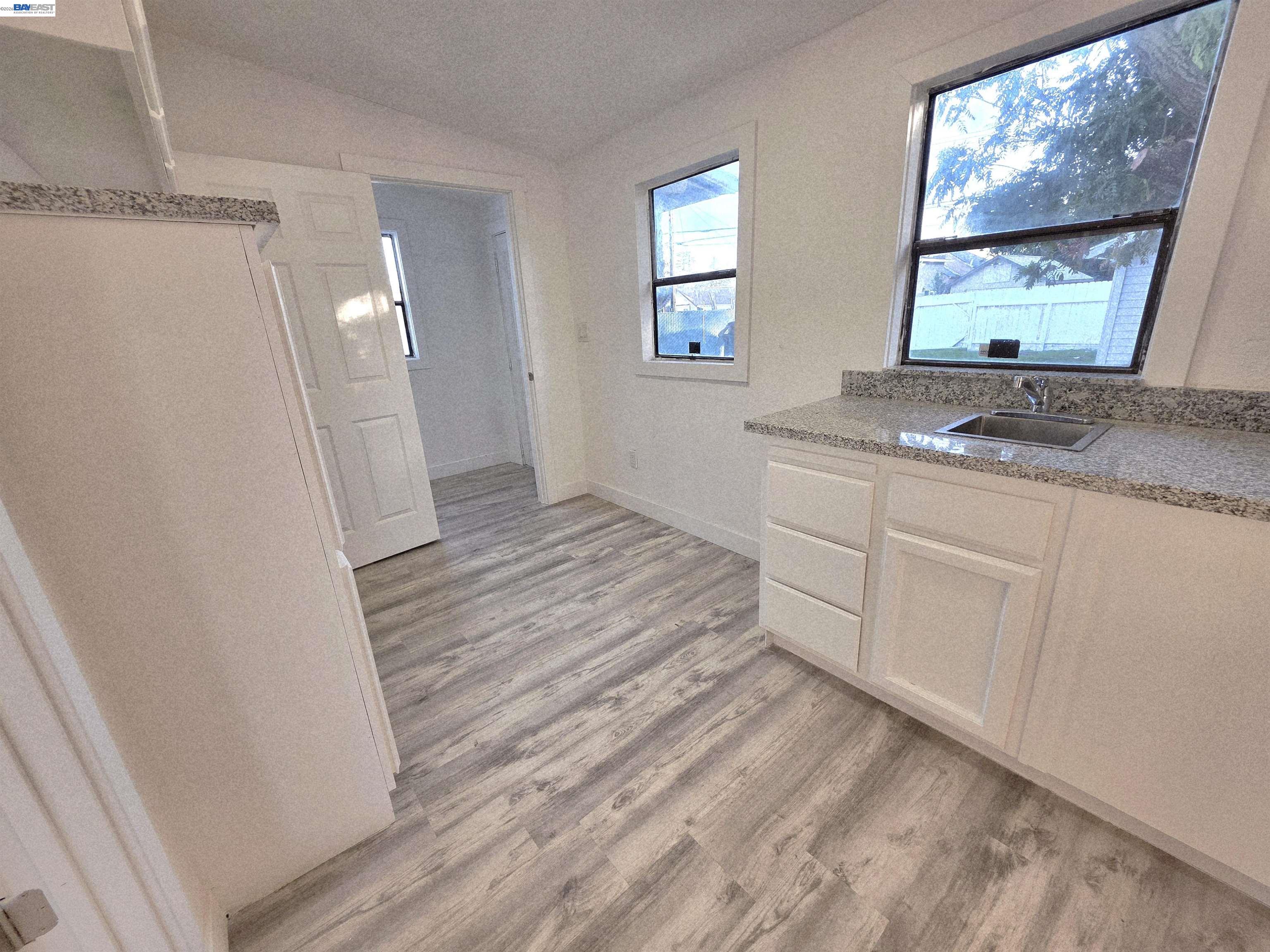 Detail Gallery Image 6 of 17 For 220 E Lodi Ave, Lodi,  CA 95240 - 4 Beds | 3/1 Baths