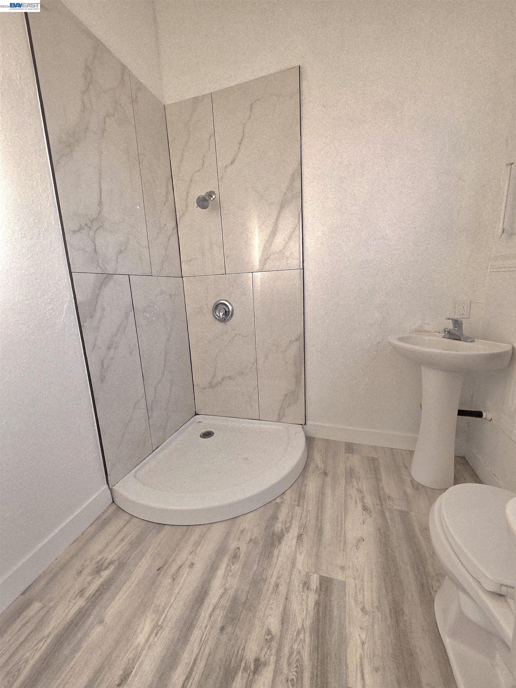 Detail Gallery Image 9 of 17 For 220 E Lodi Ave, Lodi,  CA 95240 - 4 Beds | 3/1 Baths