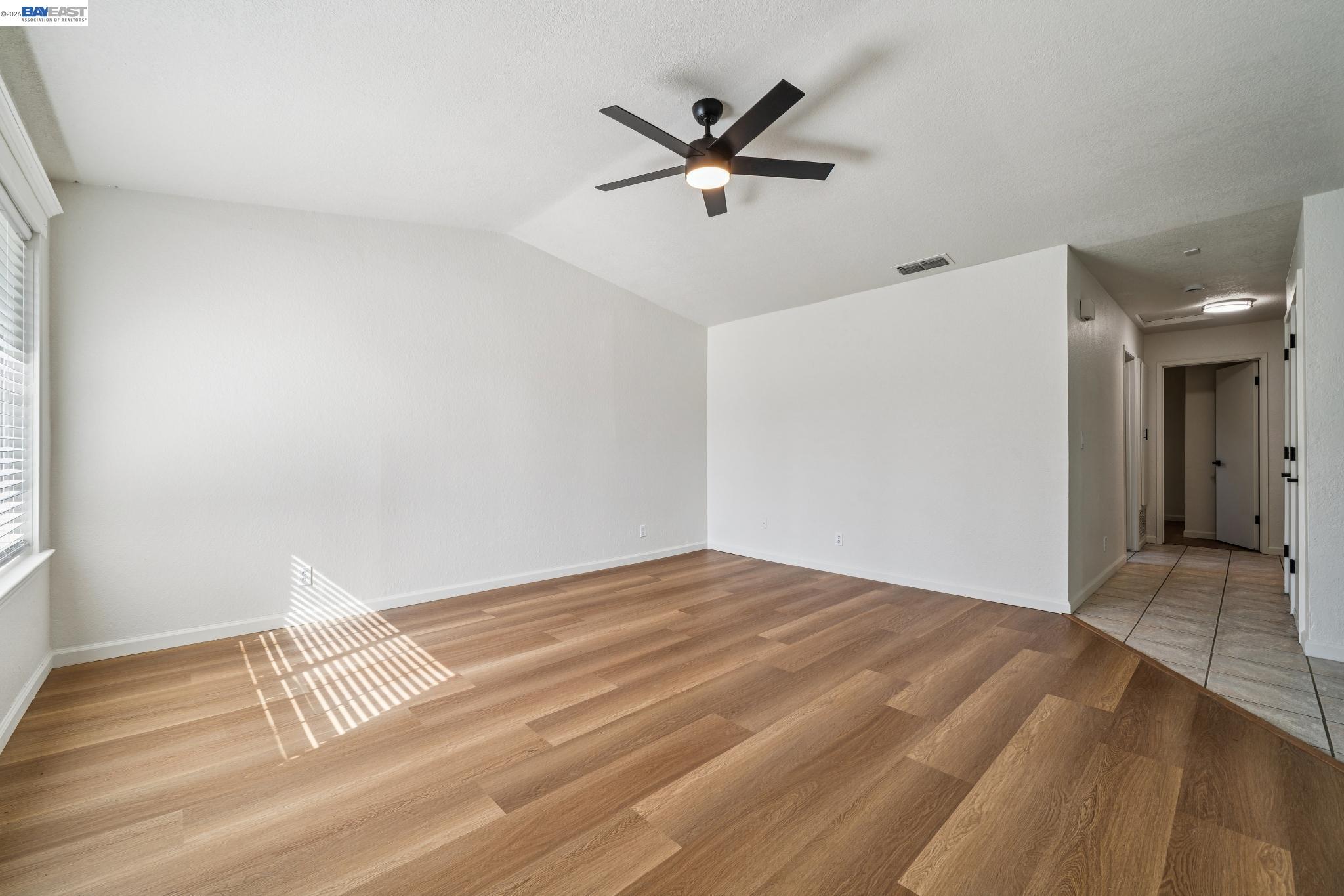 Detail Gallery Image 4 of 27 For 554 Chestnut Ave, Tracy,  CA 95376 - 3 Beds | 2 Baths