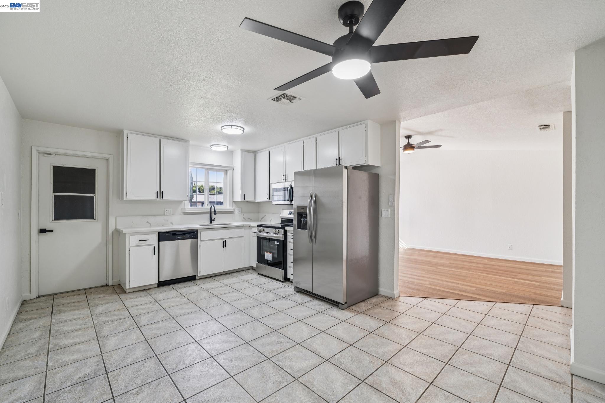 Detail Gallery Image 8 of 27 For 554 Chestnut Ave, Tracy,  CA 95376 - 3 Beds | 2 Baths