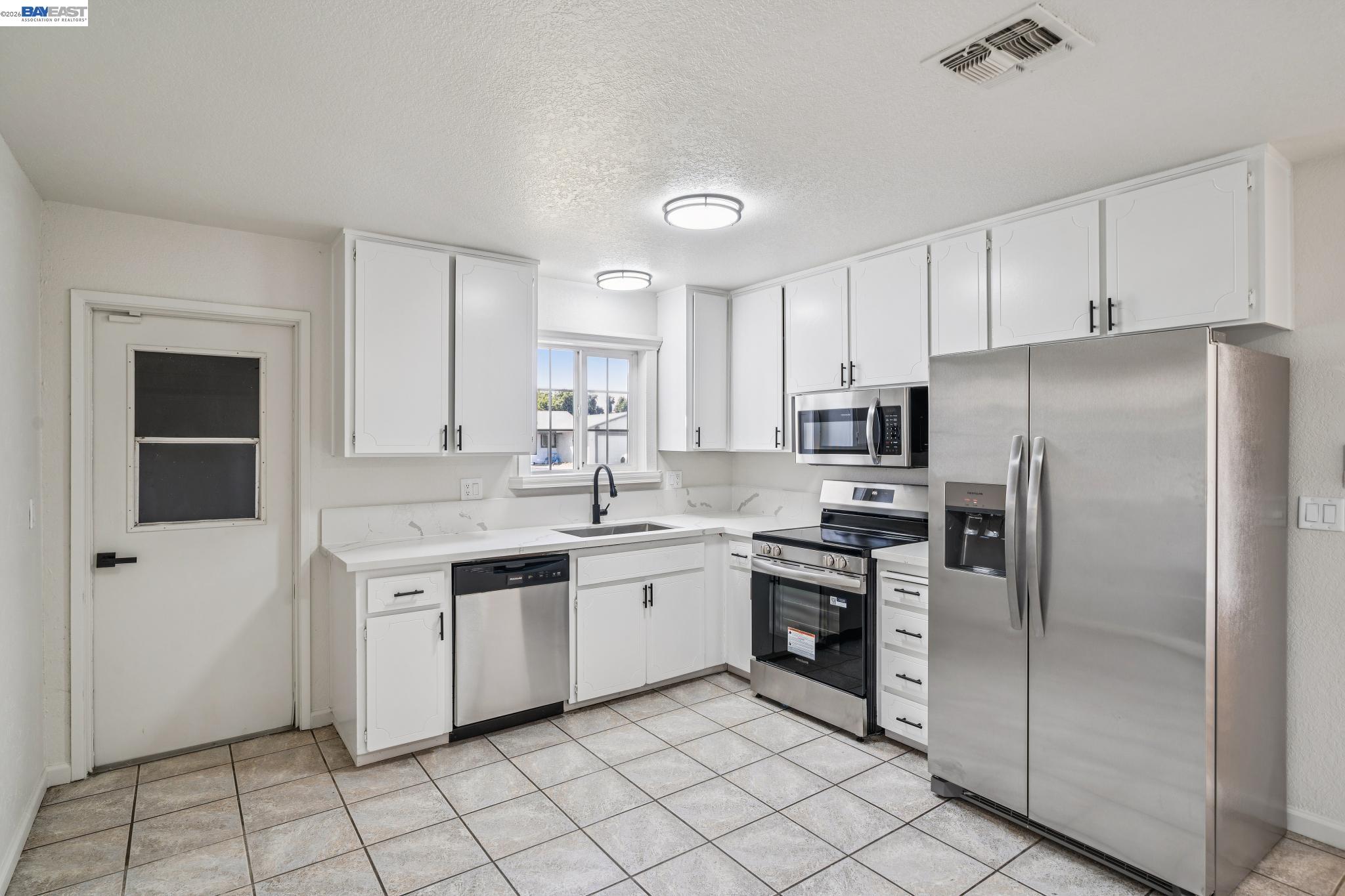 Detail Gallery Image 9 of 27 For 554 Chestnut Ave, Tracy,  CA 95376 - 3 Beds | 2 Baths