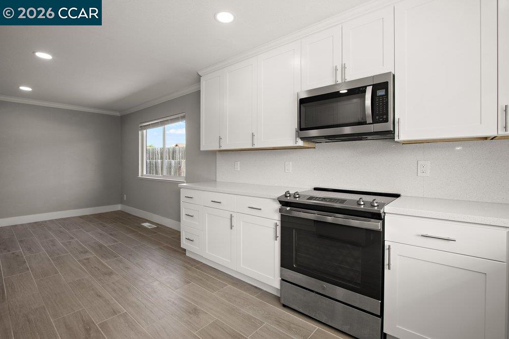 Detail Gallery Image 11 of 34 For 2214 Pennsylvania Avenue, Fairfield,  CA 94533 - 3 Beds | 2 Baths