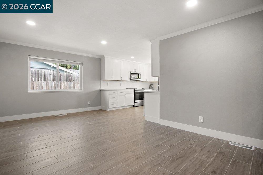 Detail Gallery Image 15 of 34 For 2214 Pennsylvania Avenue, Fairfield,  CA 94533 - 3 Beds | 2 Baths