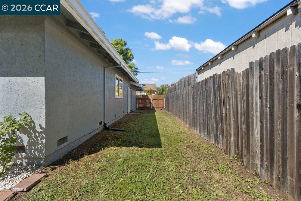 Detail Gallery Image 30 of 34 For 2214 Pennsylvania Avenue, Fairfield,  CA 94533 - 3 Beds | 2 Baths