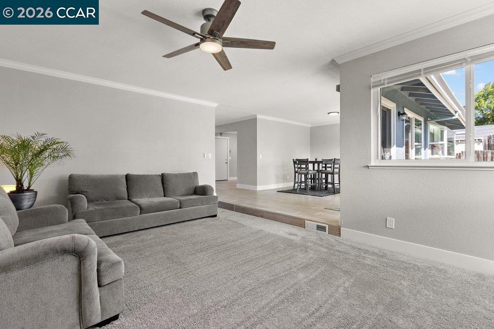 Detail Gallery Image 5 of 34 For 2214 Pennsylvania Avenue, Fairfield,  CA 94533 - 3 Beds | 2 Baths