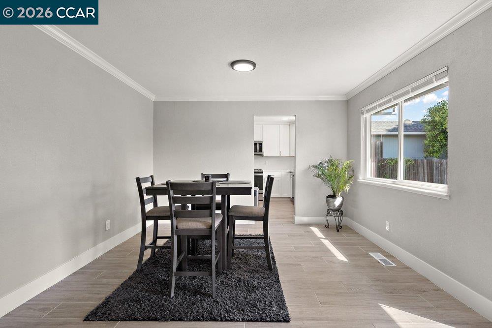 Detail Gallery Image 6 of 34 For 2214 Pennsylvania Avenue, Fairfield,  CA 94533 - 3 Beds | 2 Baths