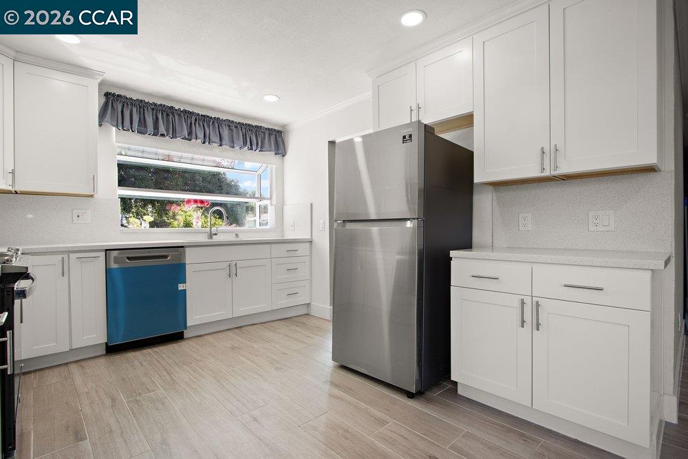 Detail Gallery Image 10 of 34 For 2214 Pennsylvania Avenue, Fairfield,  CA 94533 - 3 Beds | 2 Baths