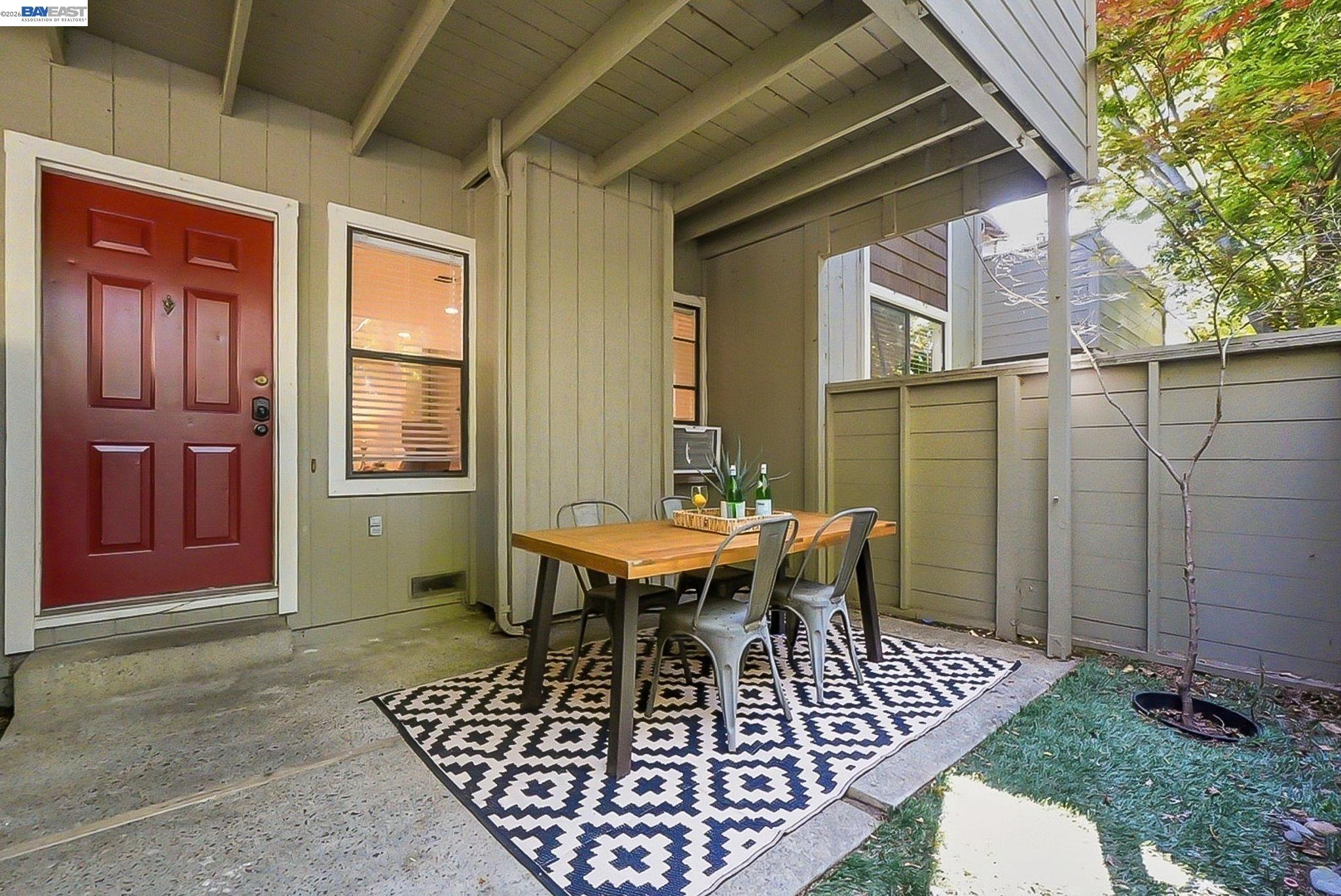 Detail Gallery Image 2 of 26 For 3855 Panda Pl, San Jose,  CA 95117 - 2 Beds | 2 Baths