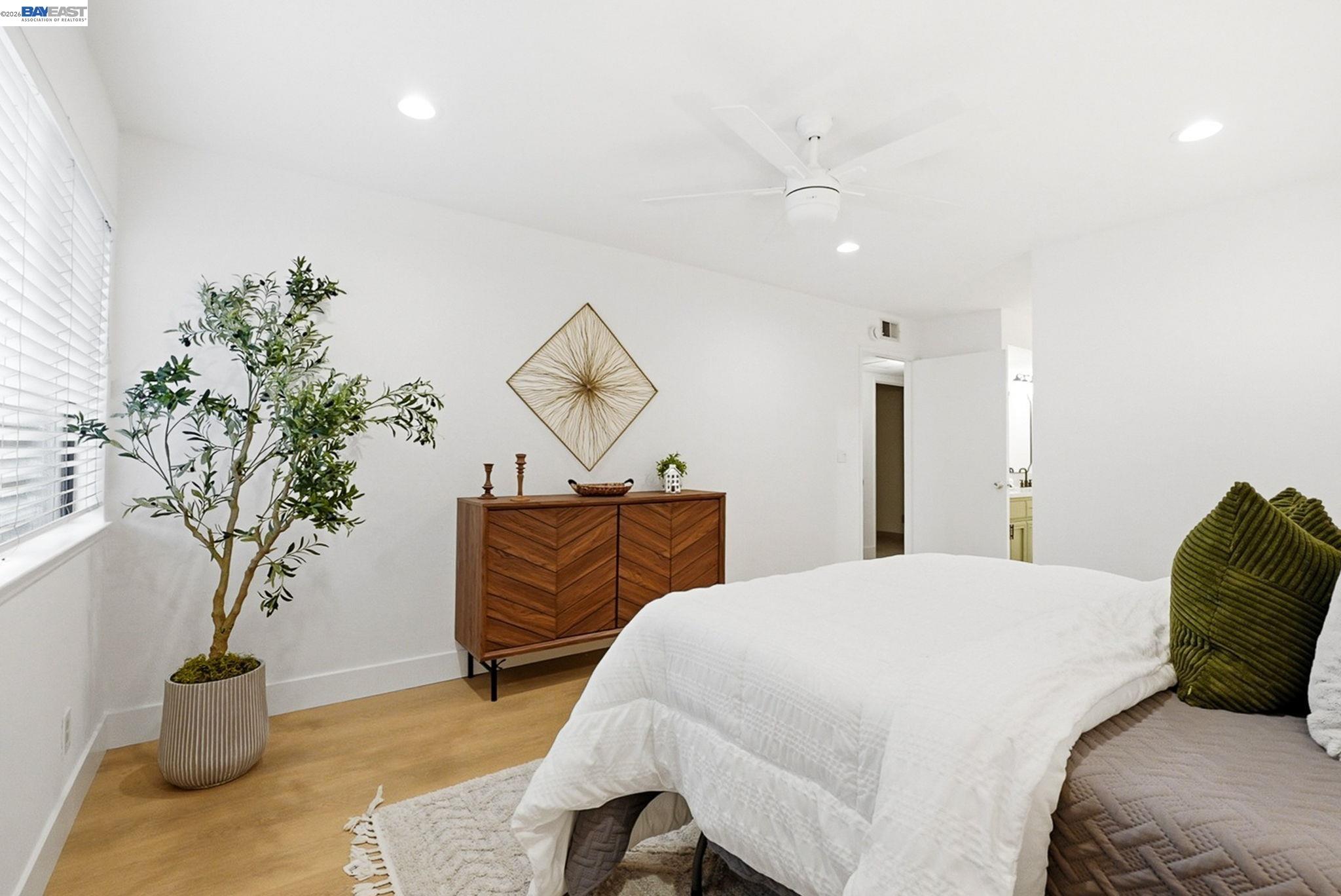 Detail Gallery Image 18 of 26 For 3855 Panda Pl, San Jose,  CA 95117 - 2 Beds | 2 Baths