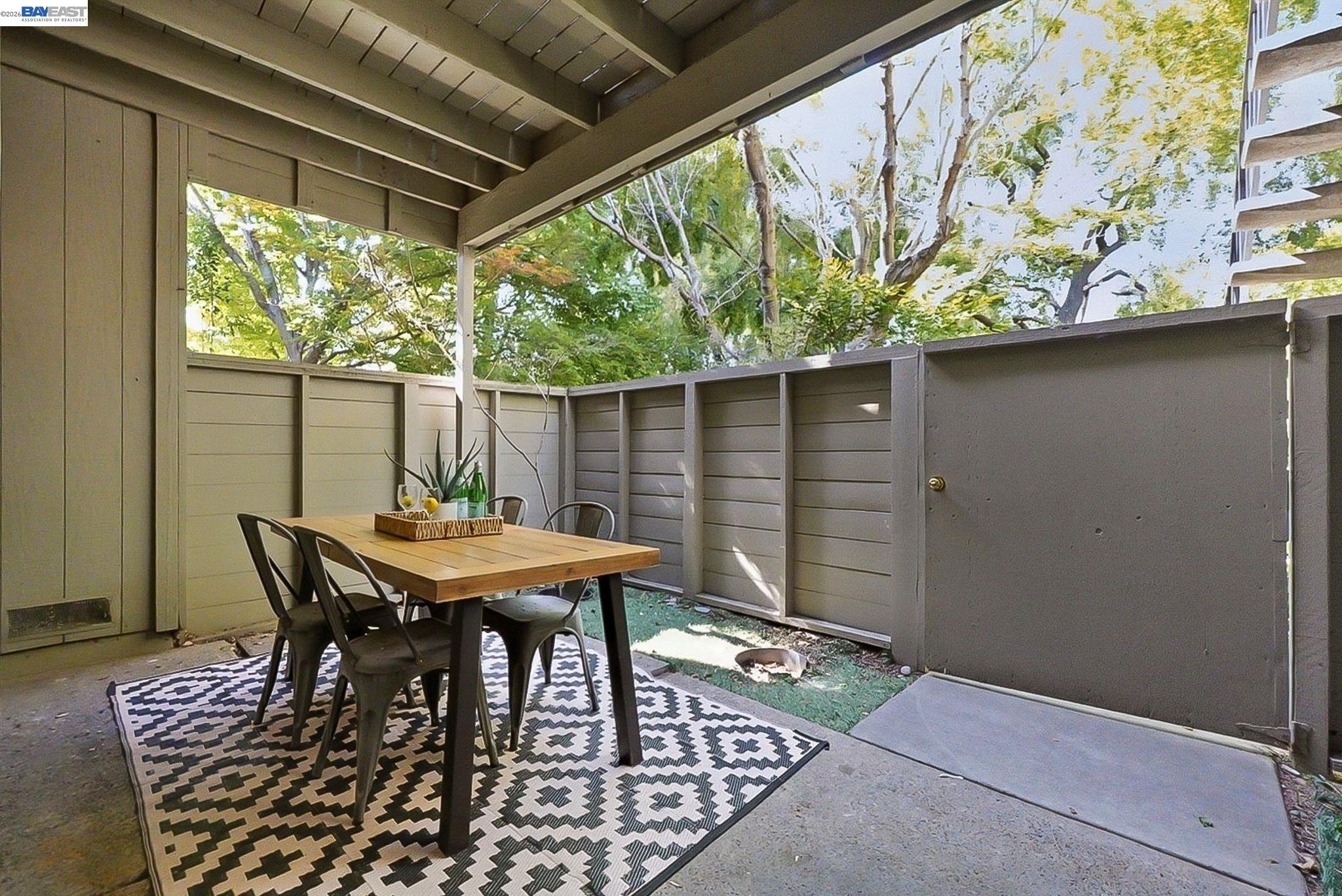 Detail Gallery Image 3 of 26 For 3855 Panda Pl, San Jose,  CA 95117 - 2 Beds | 2 Baths