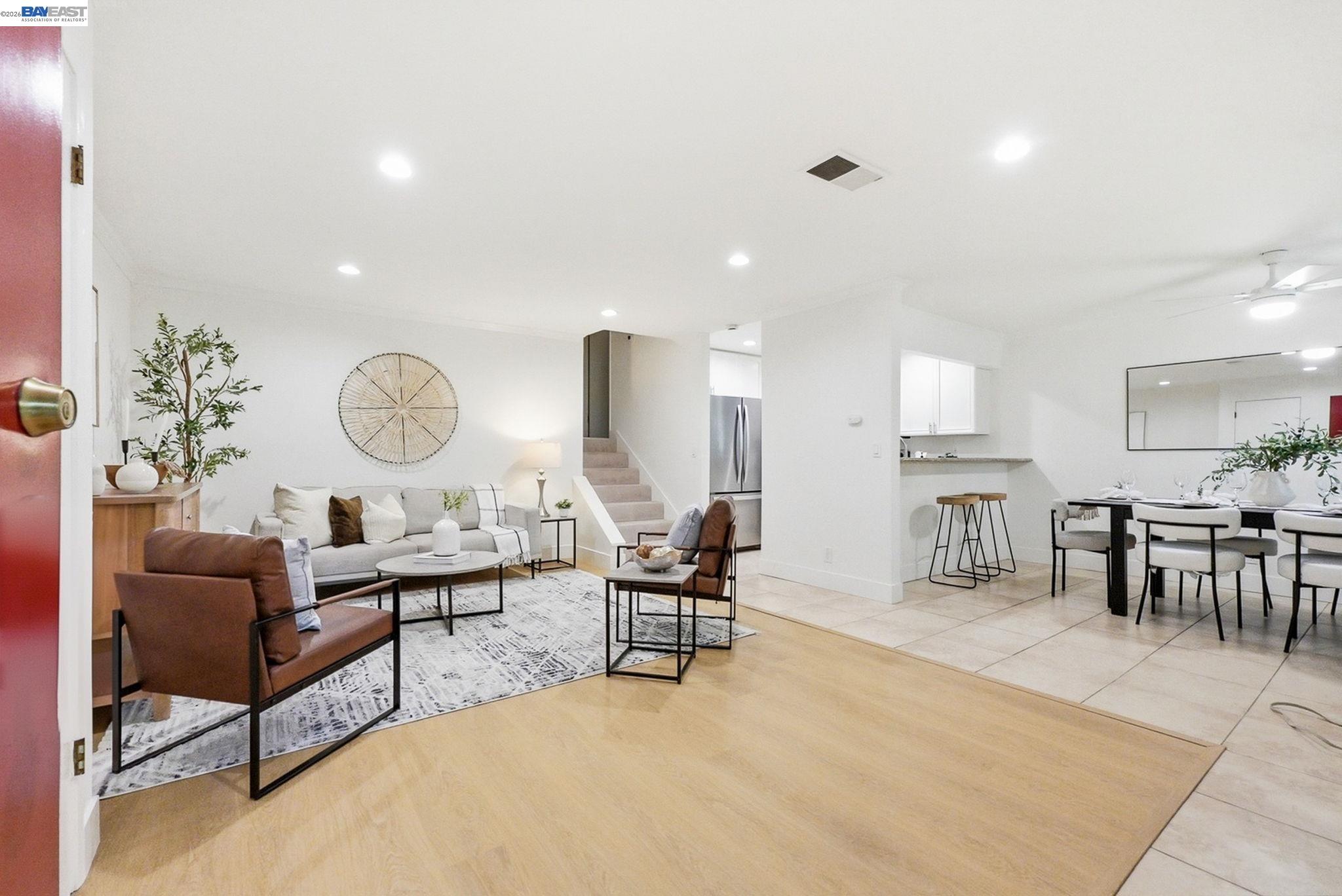 Detail Gallery Image 4 of 26 For 3855 Panda Pl, San Jose,  CA 95117 - 2 Beds | 2 Baths