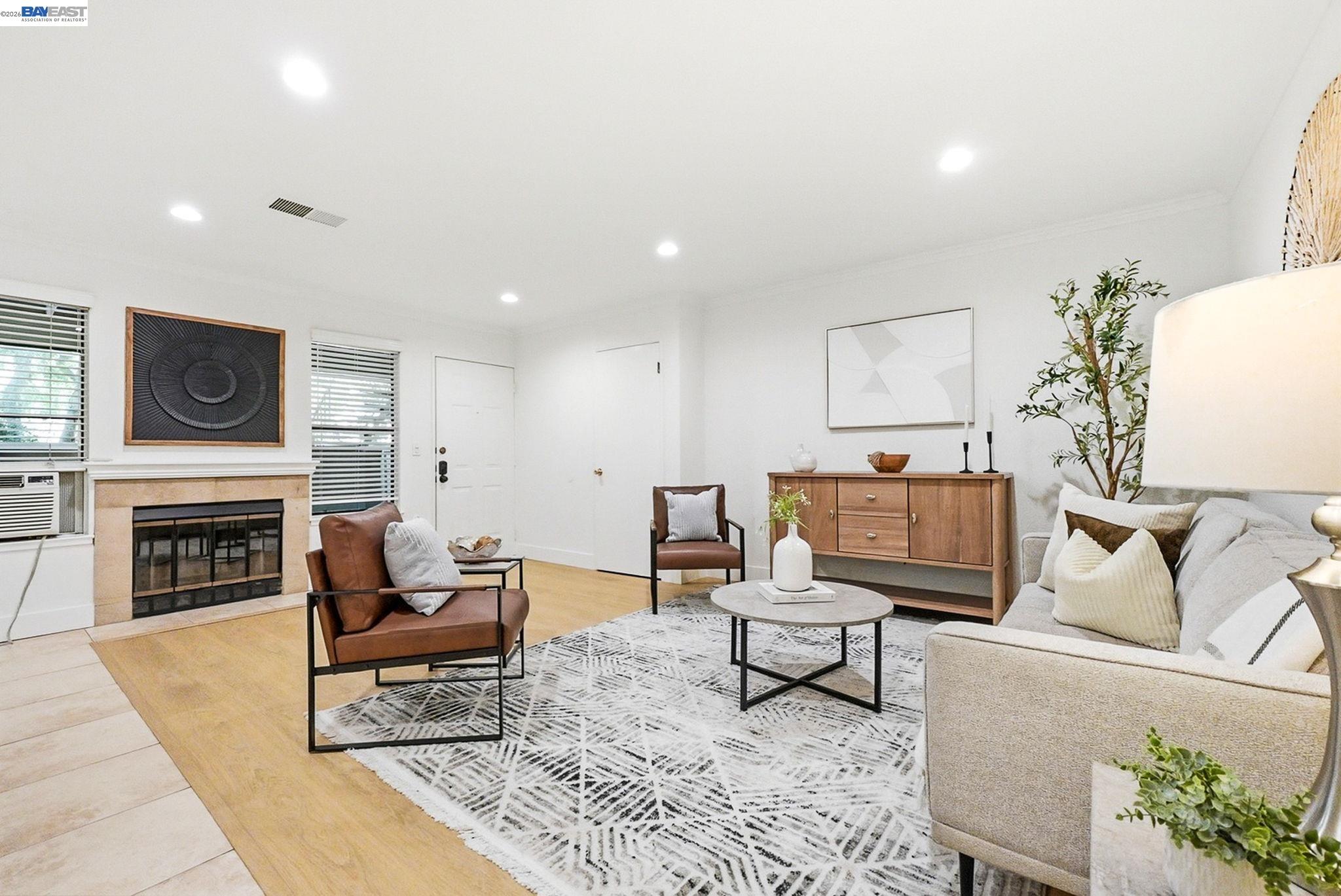 Detail Gallery Image 6 of 26 For 3855 Panda Pl, San Jose,  CA 95117 - 2 Beds | 2 Baths