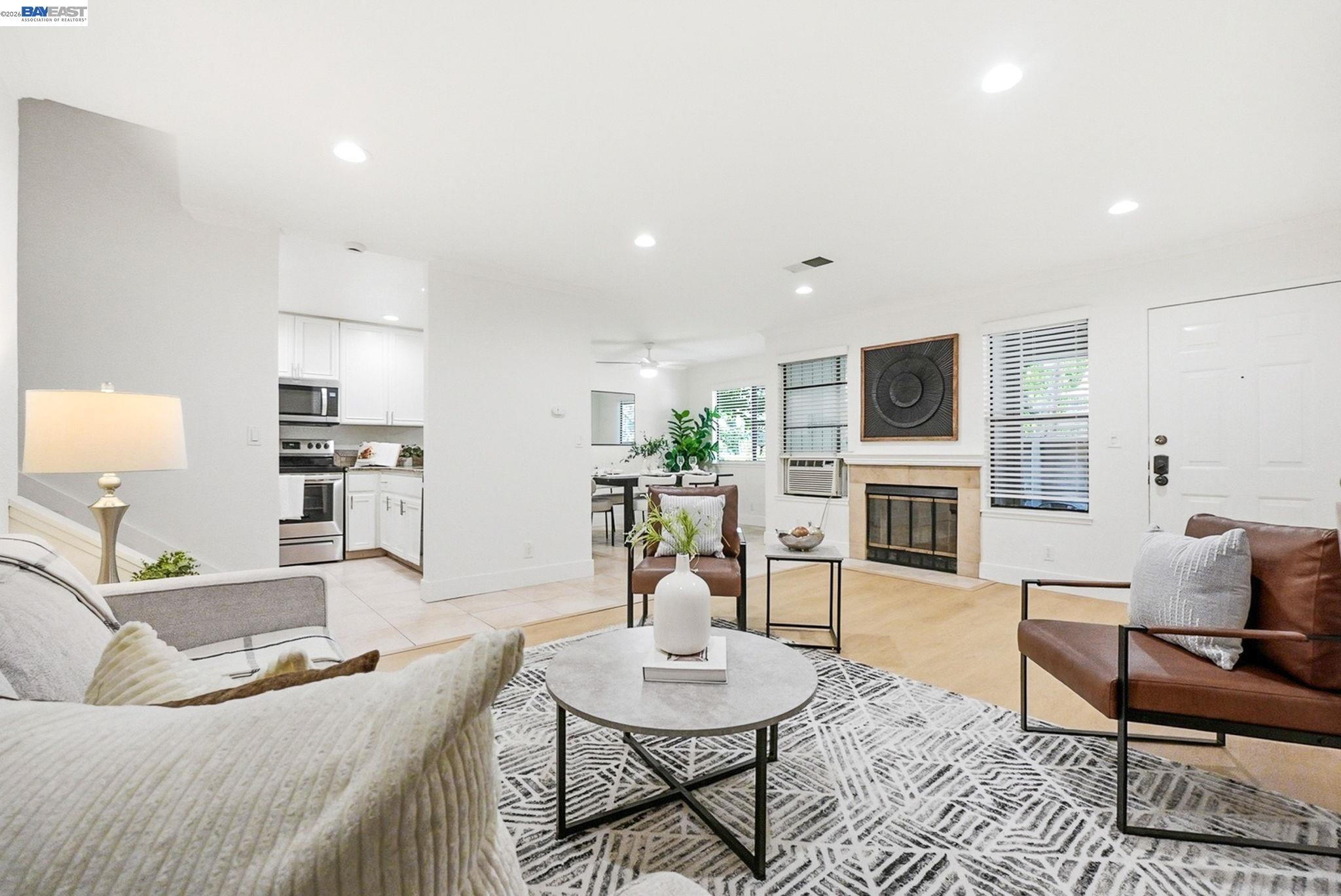 Detail Gallery Image 7 of 26 For 3855 Panda Pl, San Jose,  CA 95117 - 2 Beds | 2 Baths