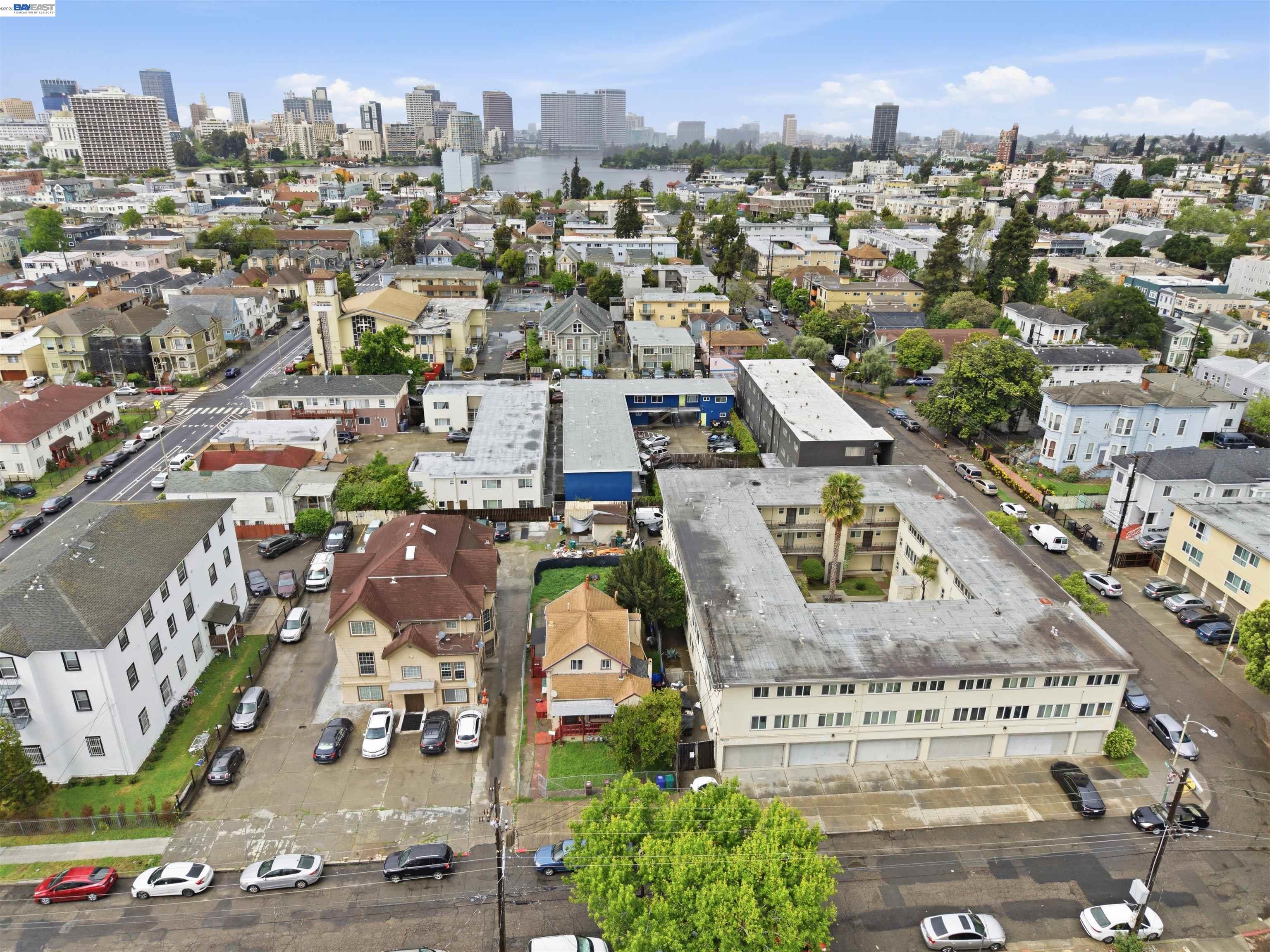 Detail Gallery Image 11 of 19 For 1625 7th Ave, Oakland,  CA 94606 - – Beds | – Baths