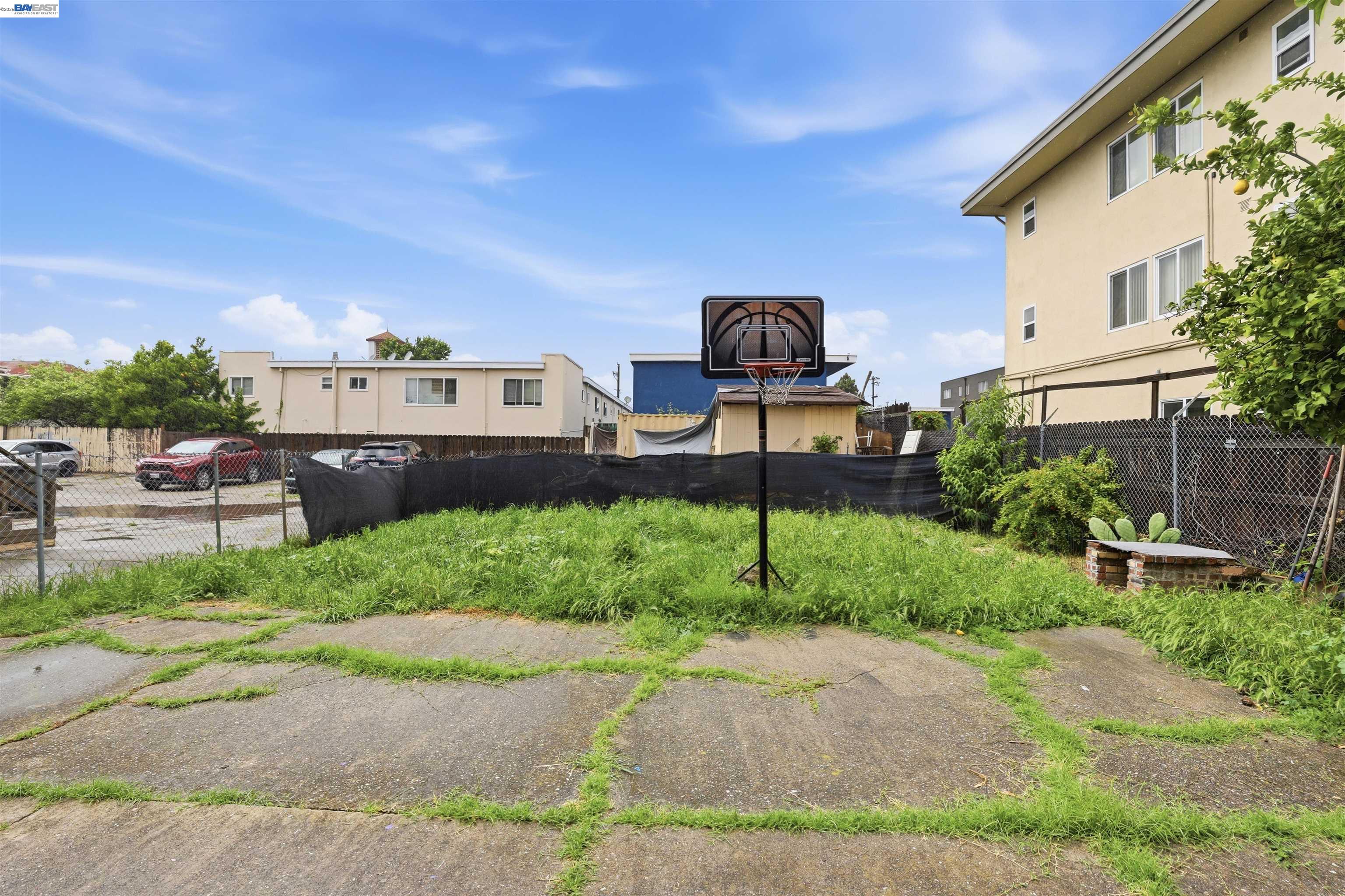 Detail Gallery Image 7 of 19 For 1625 7th Ave, Oakland,  CA 94606 - – Beds | – Baths