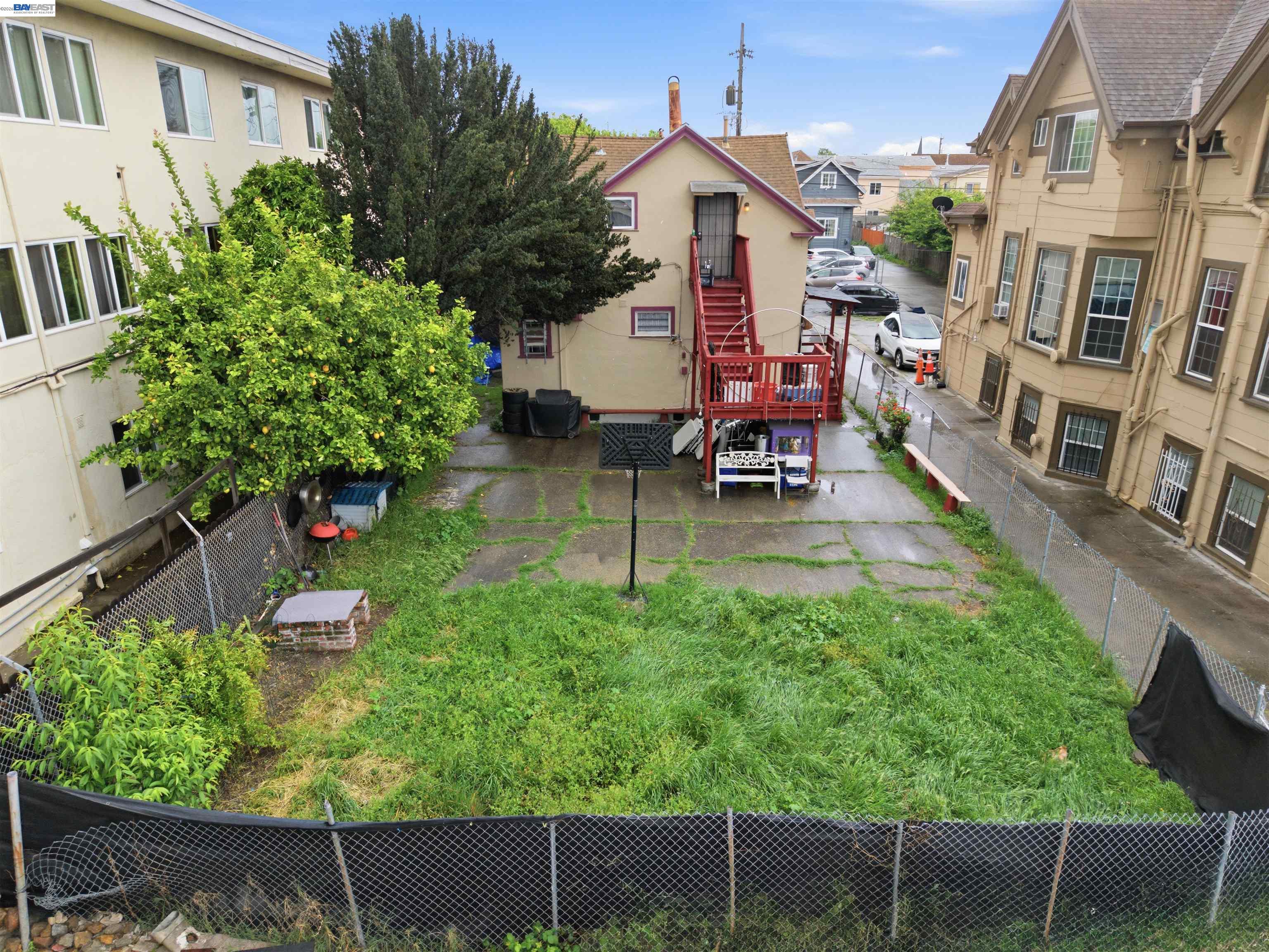 Detail Gallery Image 10 of 19 For 1625 7th Ave, Oakland,  CA 94606 - – Beds | – Baths