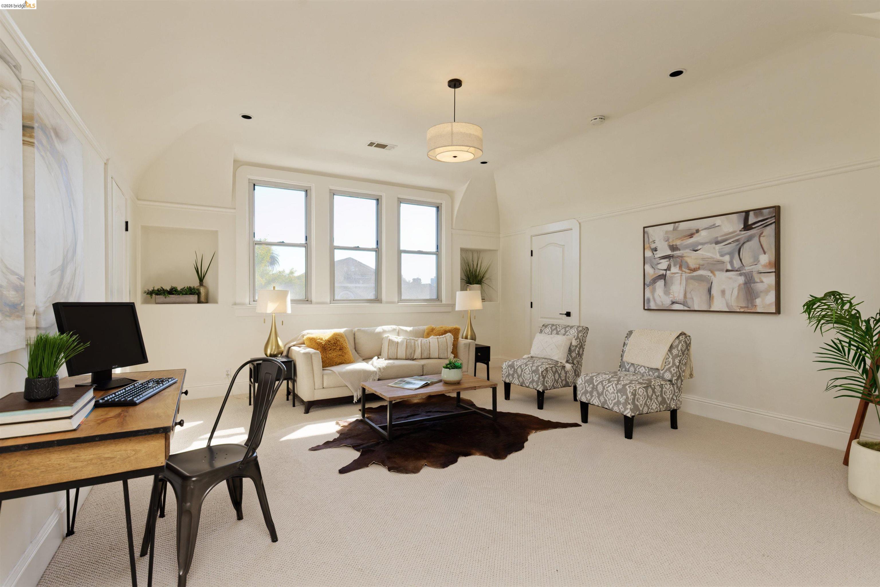 Detail Gallery Image 4 of 4 For 1033 Magnolia, Oakland,  CA 94607 - – Beds | – Baths