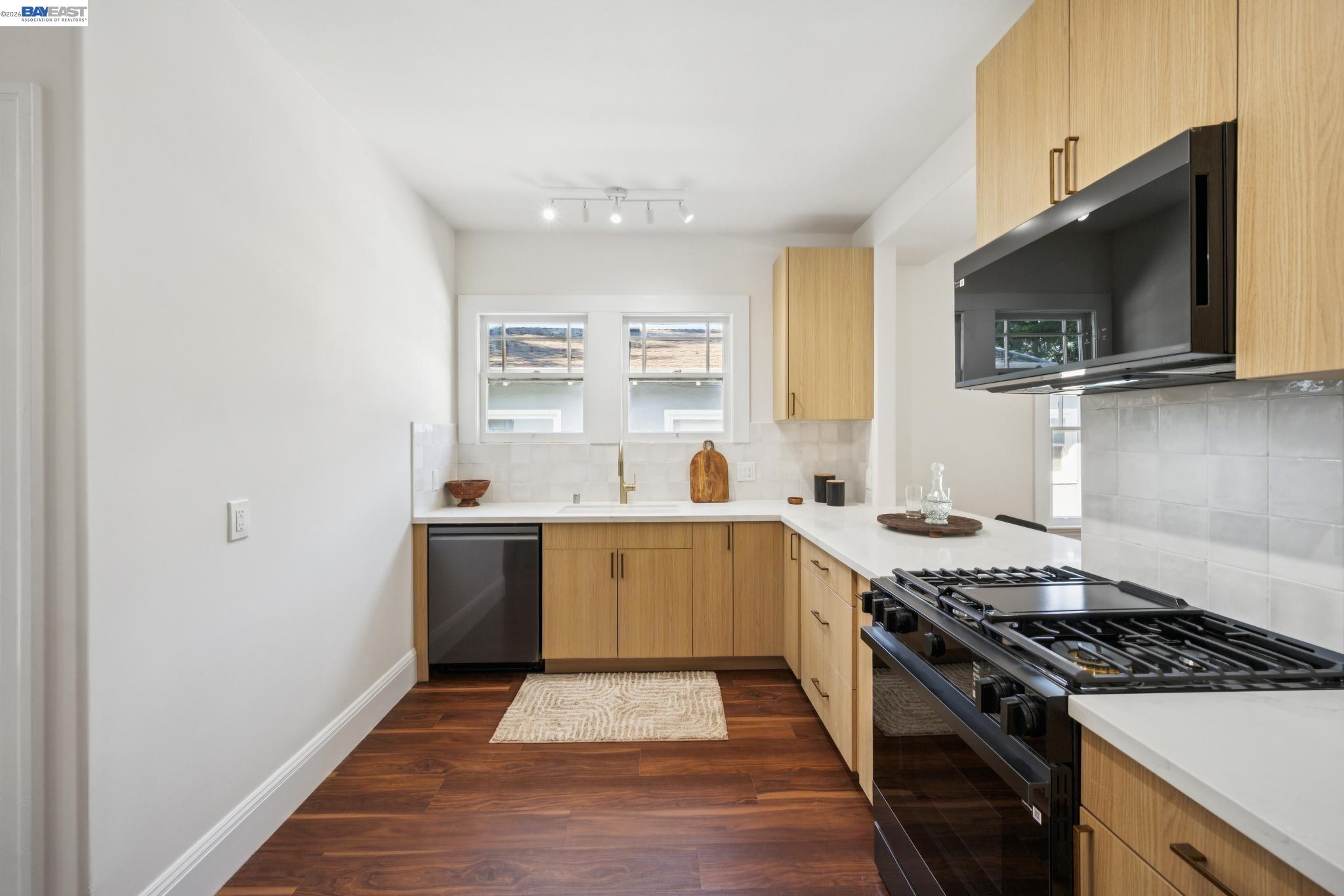 Detail Gallery Image 20 of 56 For 245 C St, San Rafael,  CA 94901 - 3 Beds | 2 Baths