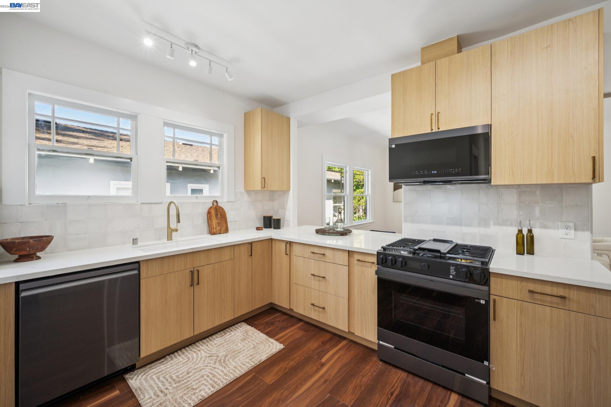 Detail Gallery Image 21 of 56 For 245 C St, San Rafael,  CA 94901 - 3 Beds | 2 Baths