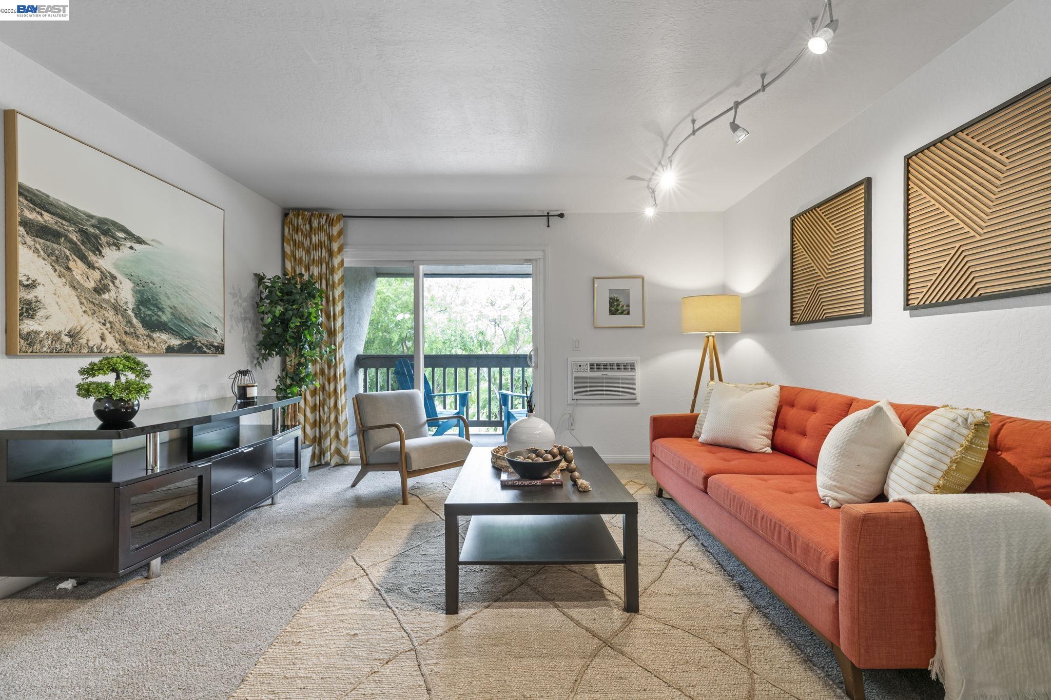 Photo #1: 41131508 Listing: Photo #1