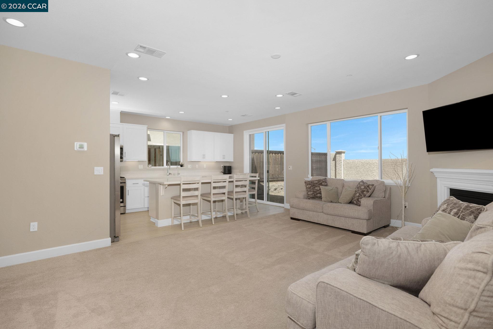 Detail Gallery Image 8 of 38 For 3133 Cortina, Bay Point,  CA 94565 - 5 Beds | 4 Baths