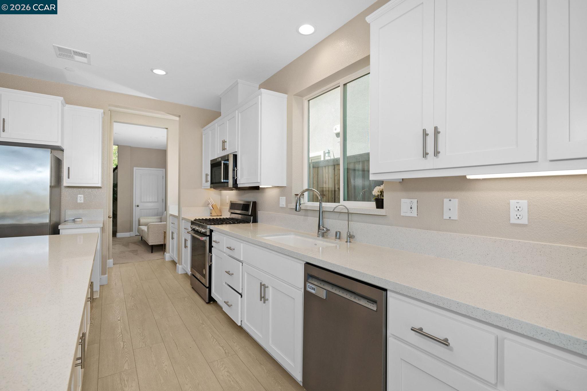 Detail Gallery Image 11 of 38 For 3133 Cortina, Bay Point,  CA 94565 - 5 Beds | 4 Baths