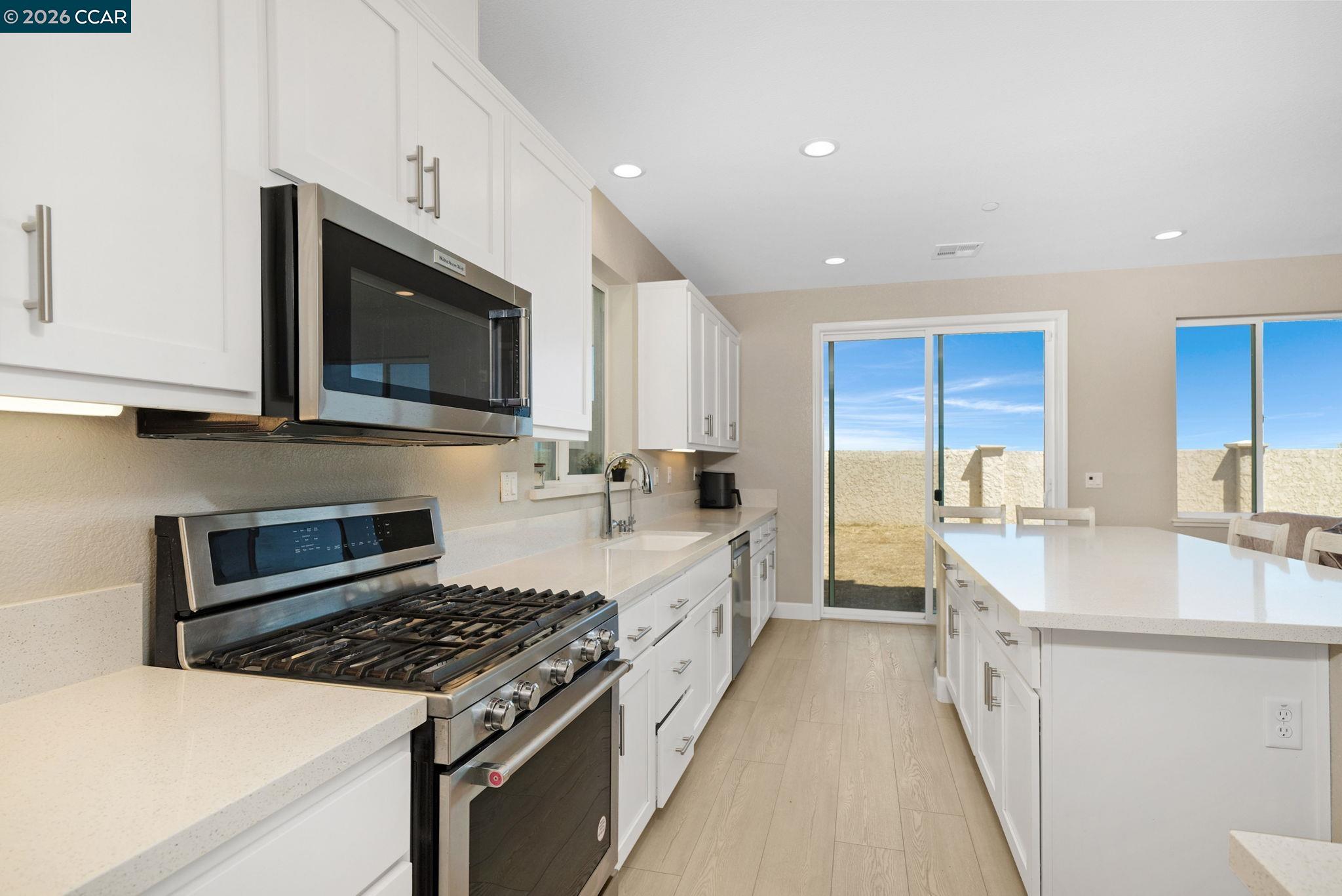 Detail Gallery Image 12 of 38 For 3133 Cortina, Bay Point,  CA 94565 - 5 Beds | 4 Baths