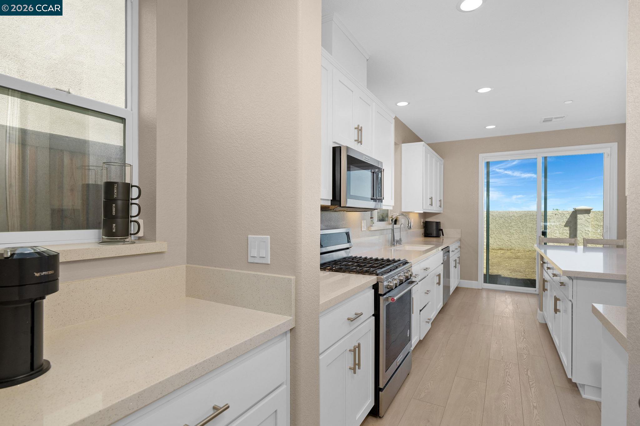 Detail Gallery Image 13 of 38 For 3133 Cortina, Bay Point,  CA 94565 - 5 Beds | 4 Baths