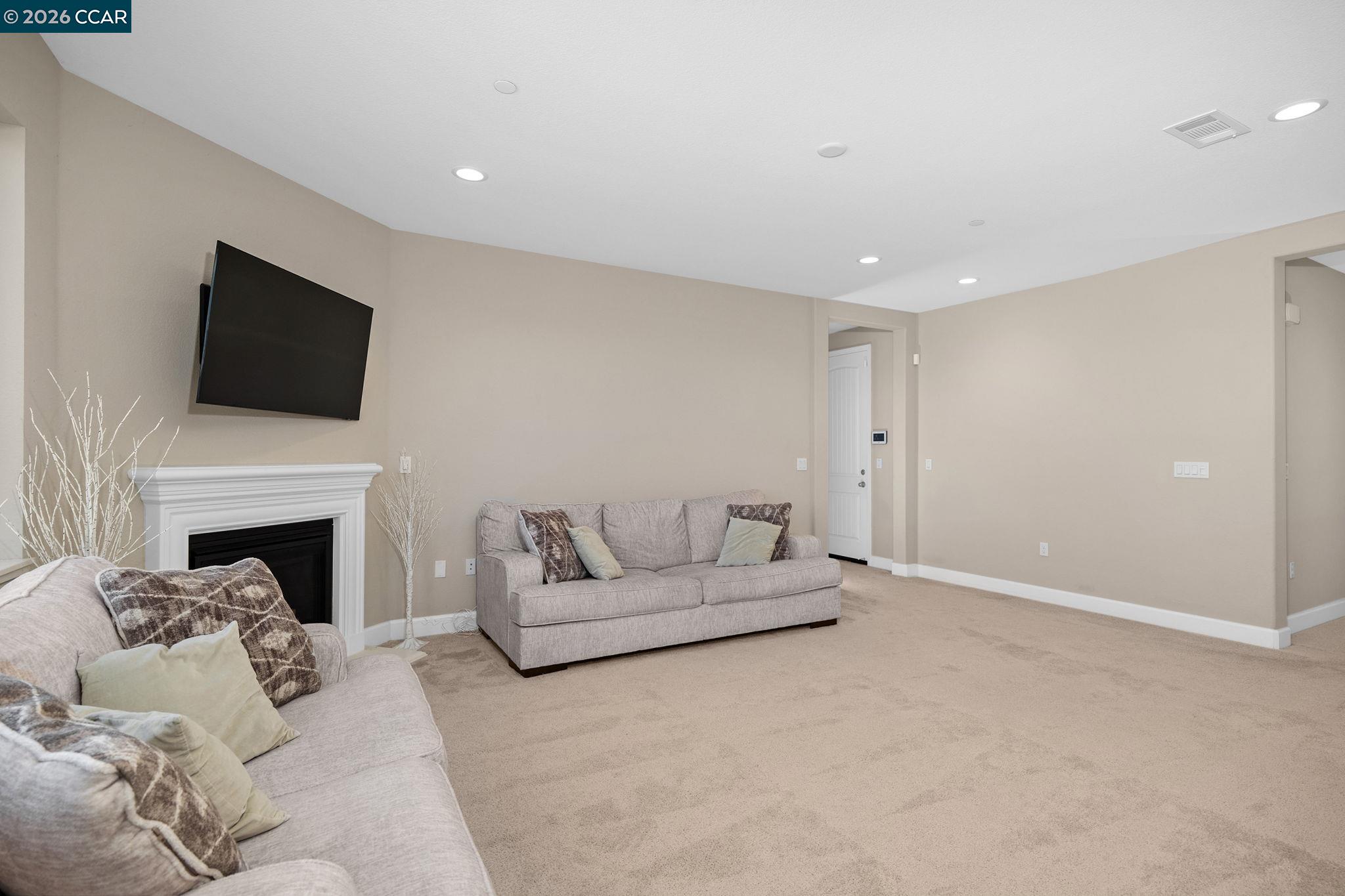 Detail Gallery Image 7 of 38 For 3133 Cortina, Bay Point,  CA 94565 - 5 Beds | 4 Baths