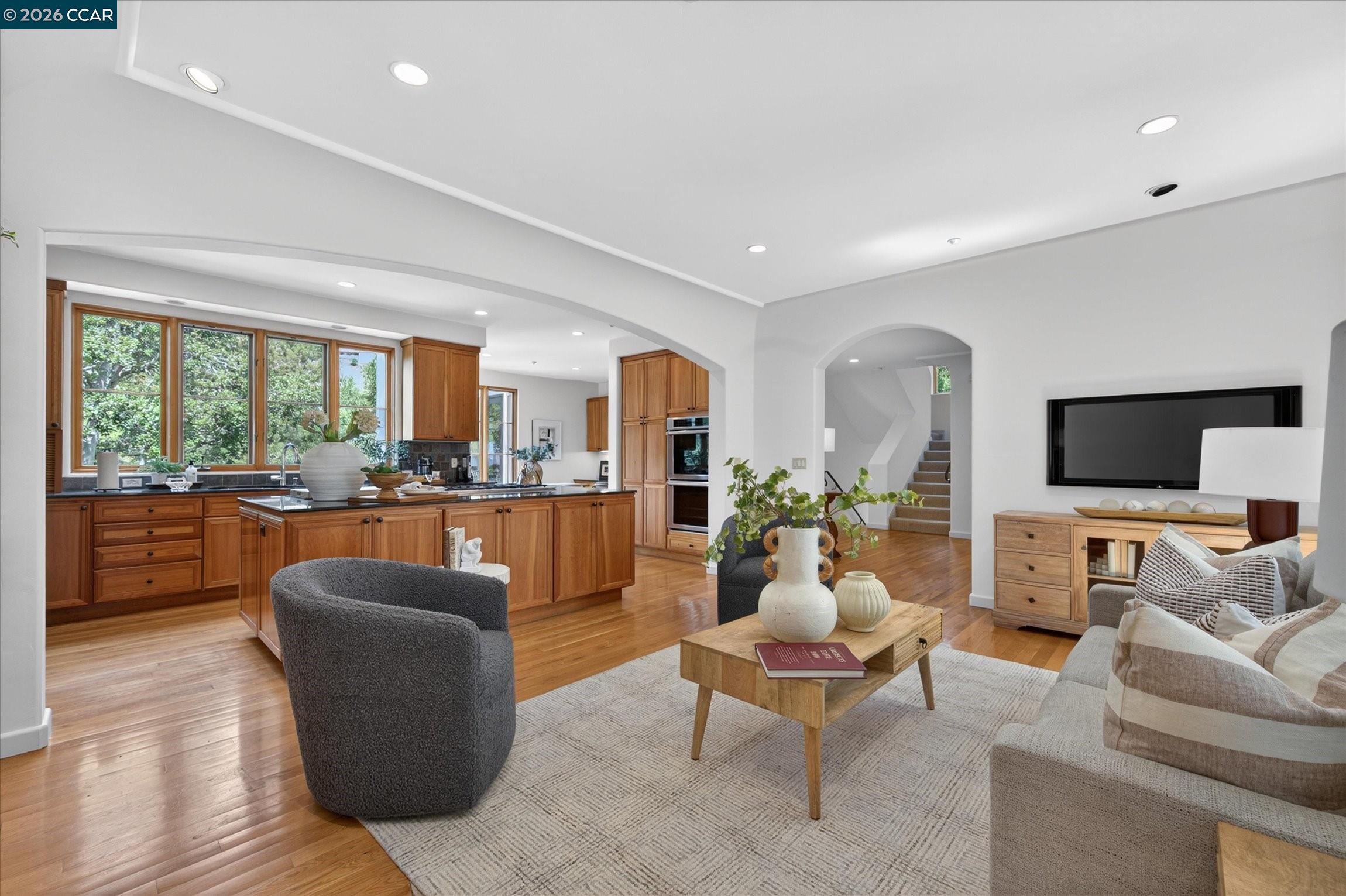 Detail Gallery Image 11 of 55 For 21 Live Oak Rd, Berkeley,  CA 94705 - 4 Beds | 3/1 Baths