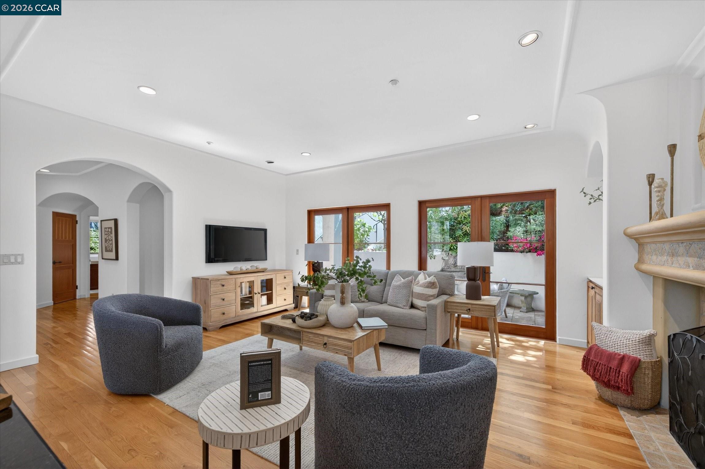 Detail Gallery Image 12 of 55 For 21 Live Oak Rd, Berkeley,  CA 94705 - 4 Beds | 3/1 Baths