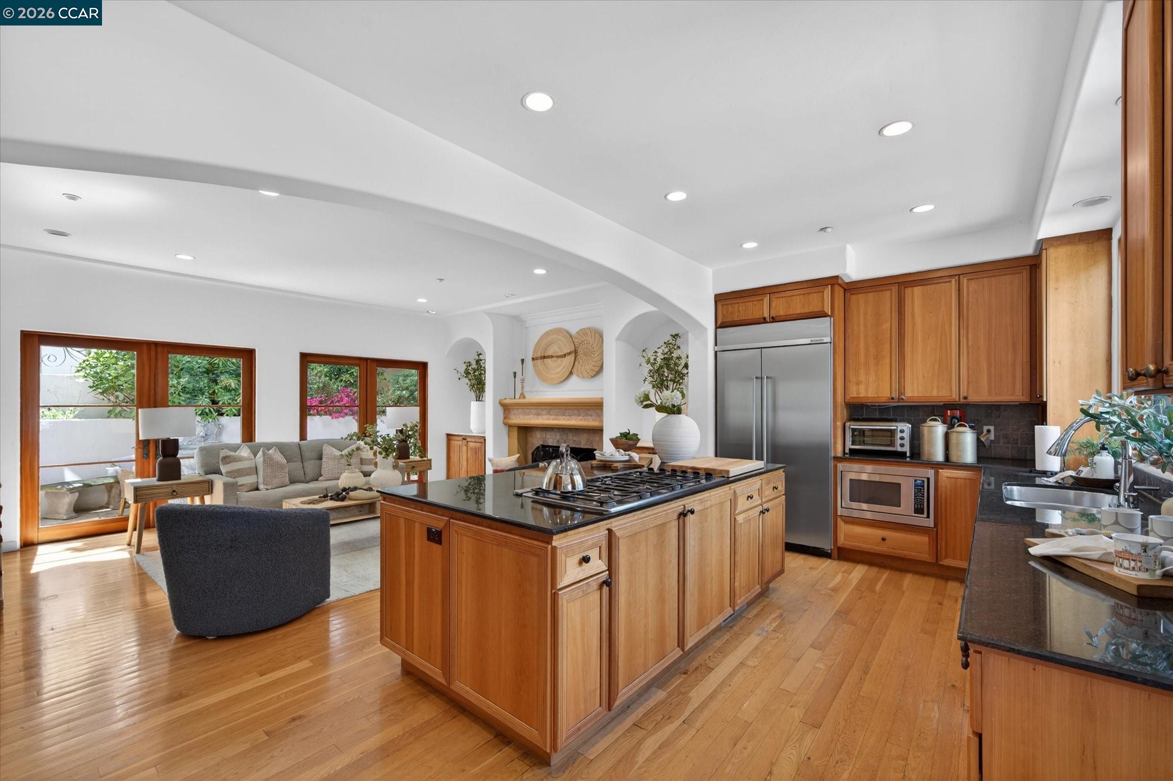 Detail Gallery Image 14 of 55 For 21 Live Oak Rd, Berkeley,  CA 94705 - 4 Beds | 3/1 Baths