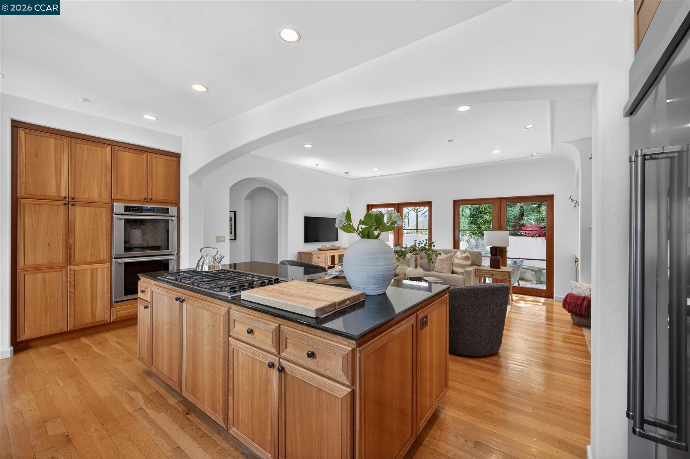 Detail Gallery Image 15 of 55 For 21 Live Oak Rd, Berkeley,  CA 94705 - 4 Beds | 3/1 Baths