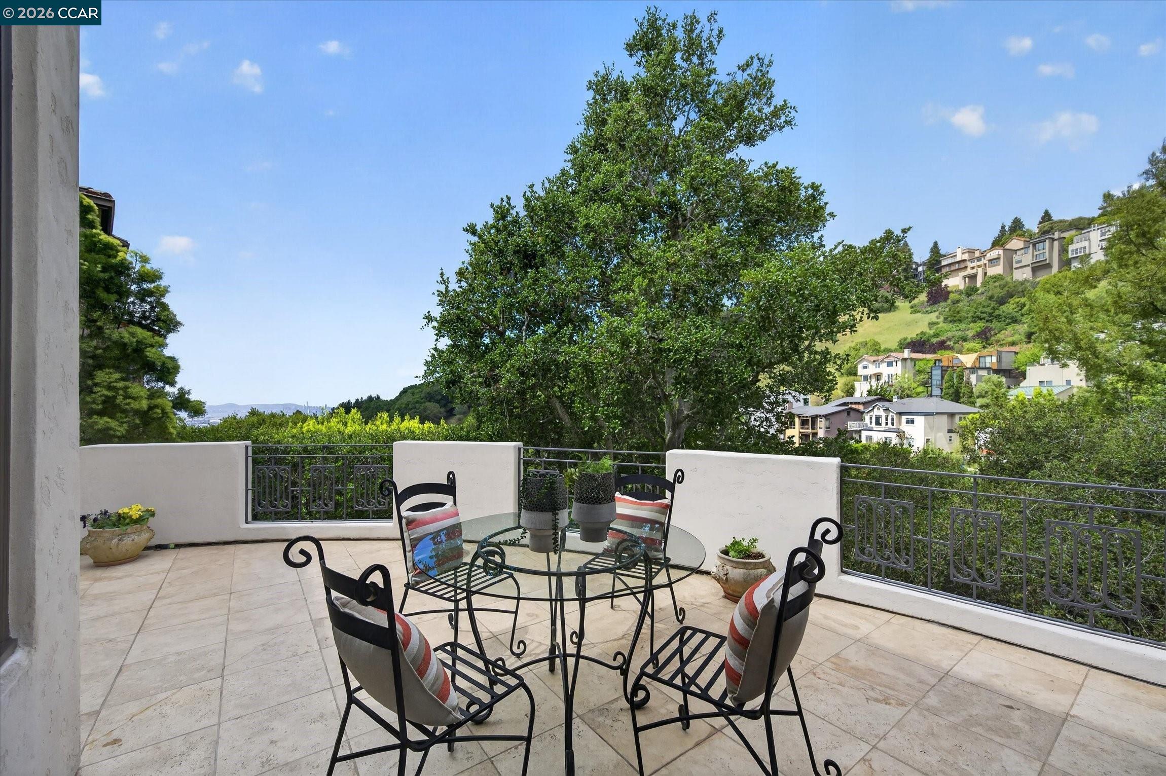 Detail Gallery Image 39 of 55 For 21 Live Oak Rd, Berkeley,  CA 94705 - 4 Beds | 3/1 Baths