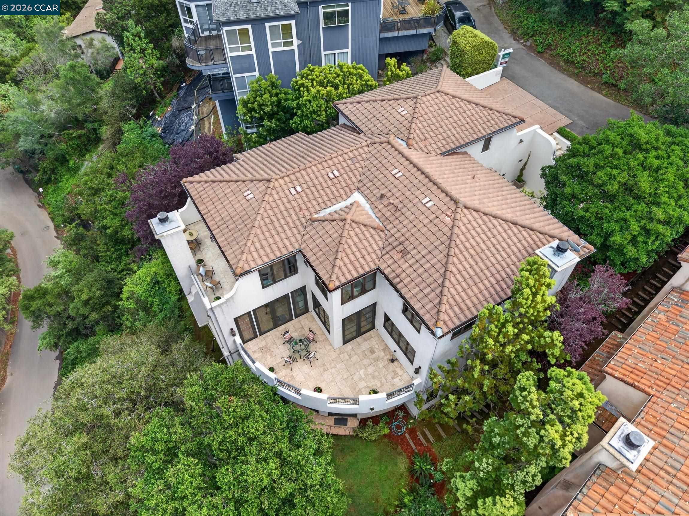 Detail Gallery Image 44 of 55 For 21 Live Oak Rd, Berkeley,  CA 94705 - 4 Beds | 3/1 Baths