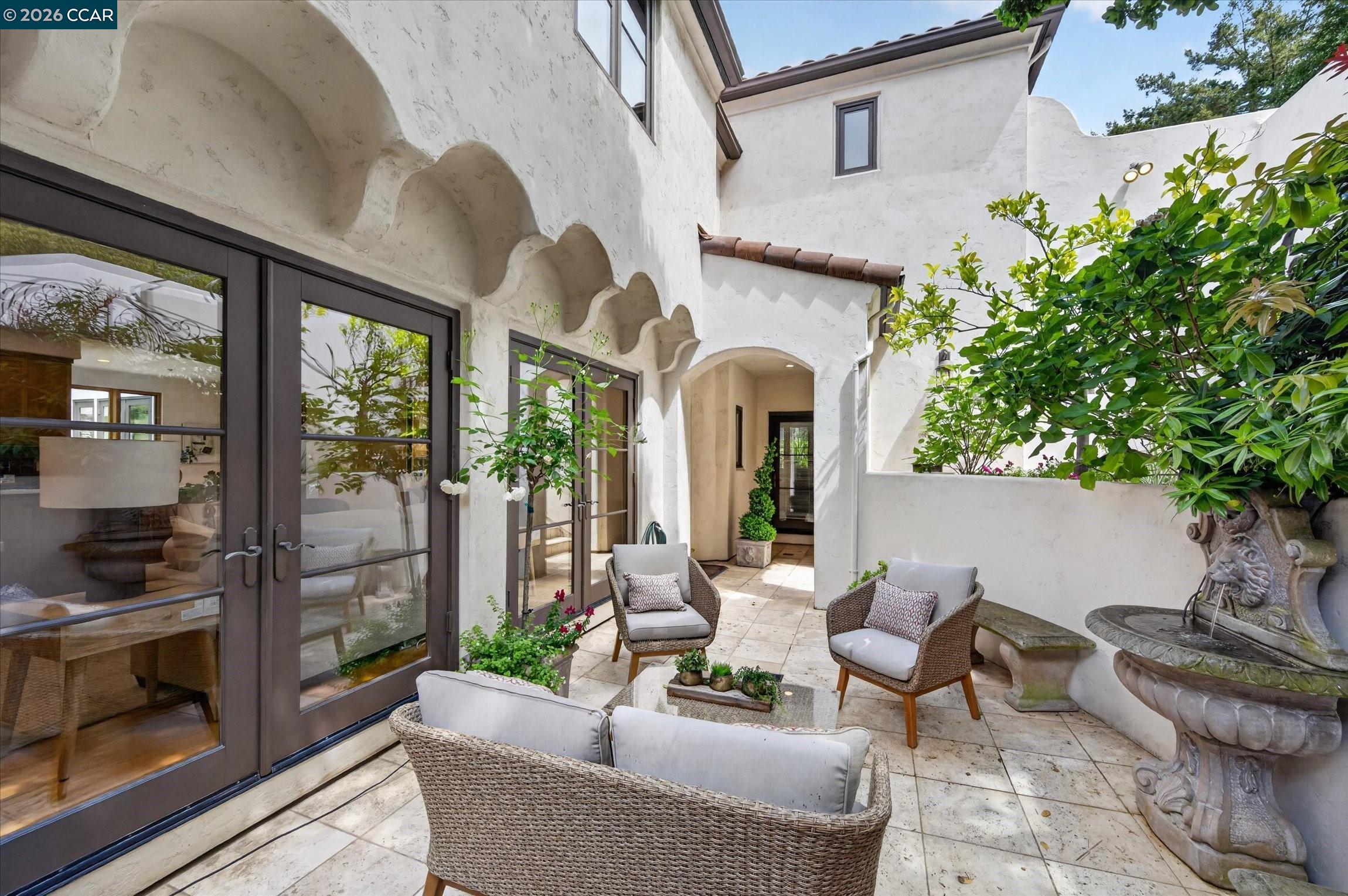 Detail Gallery Image 7 of 55 For 21 Live Oak Rd, Berkeley,  CA 94705 - 4 Beds | 3/1 Baths