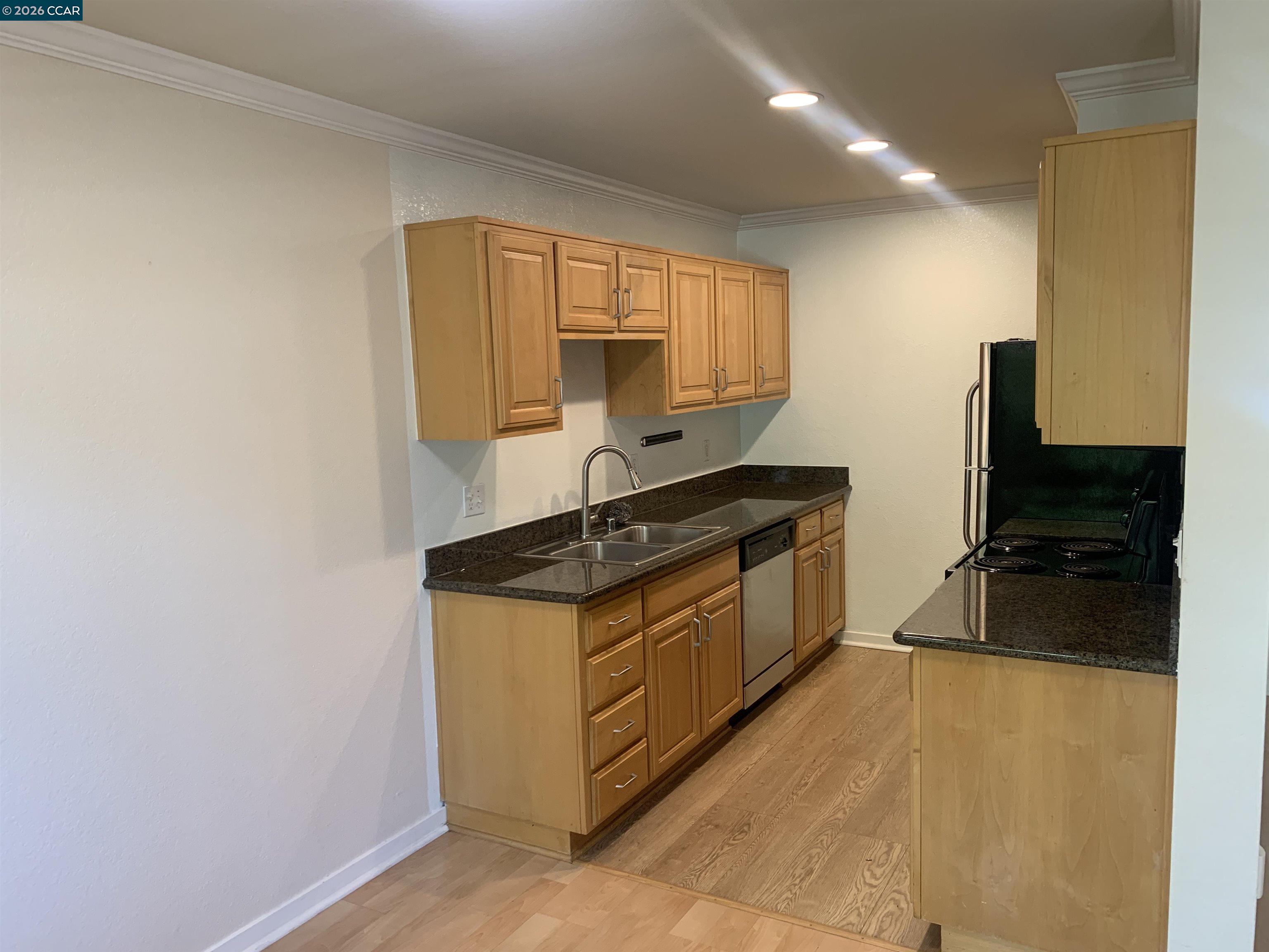 96 Lakeshore Ct, Richmond, CA, 94804
