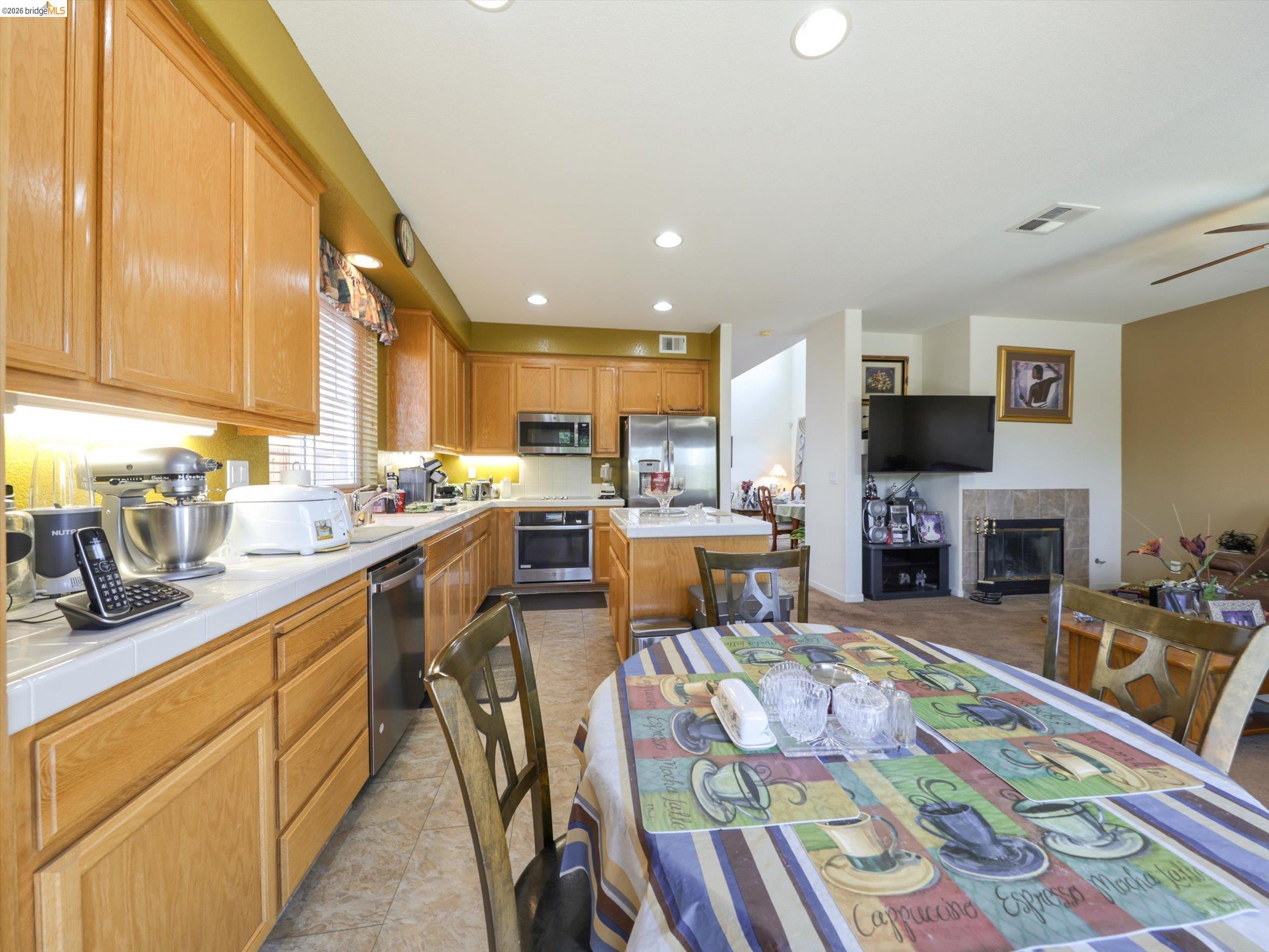 Detail Gallery Image 14 of 34 For 3436 Chaplet St, San Leandro,  CA 94577 - 3 Beds | 2/1 Baths