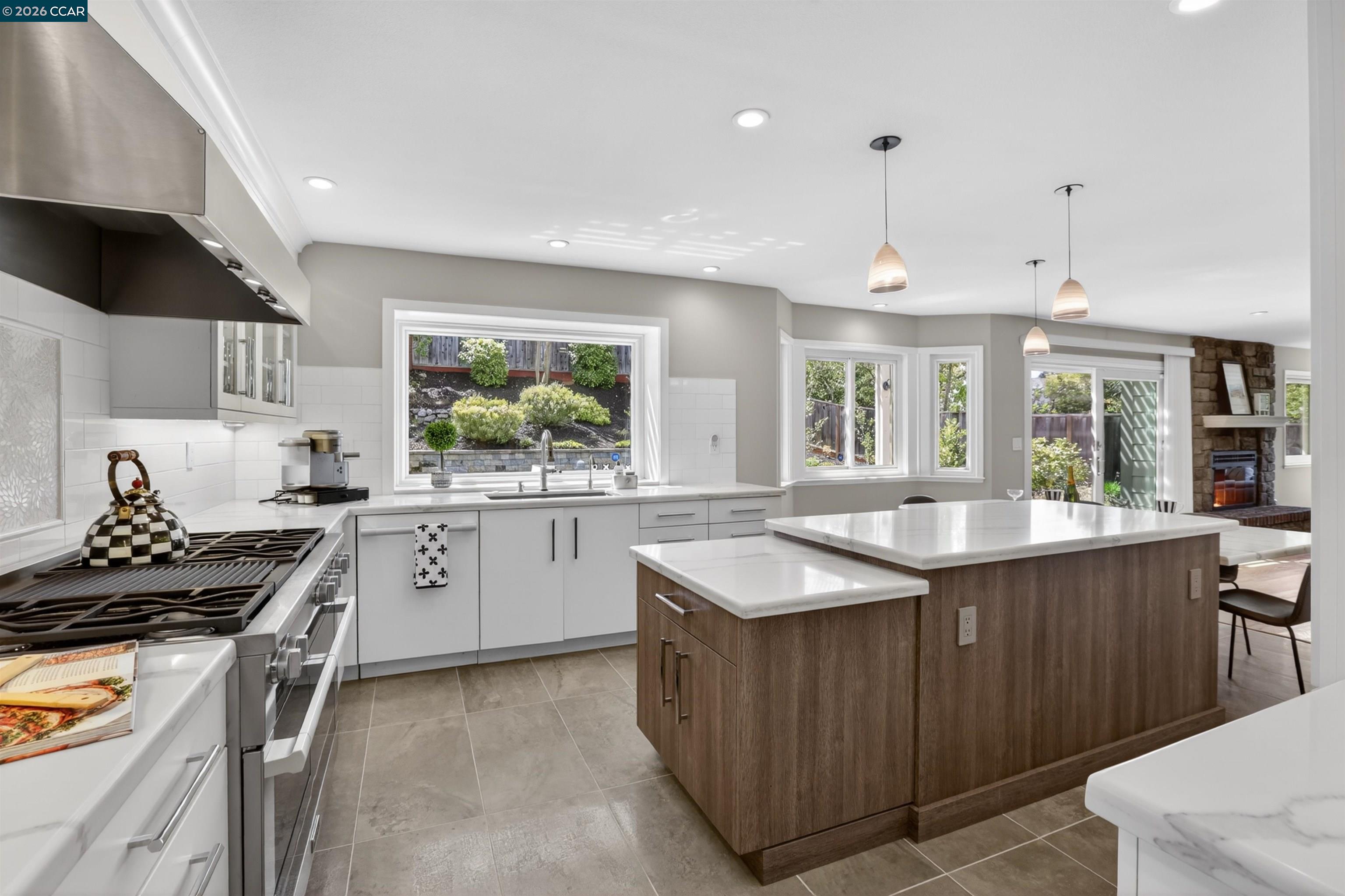 Detail Gallery Image 6 of 46 For 22 Williams Dr, Moraga,  CA 94556 - 5 Beds | 3 Baths