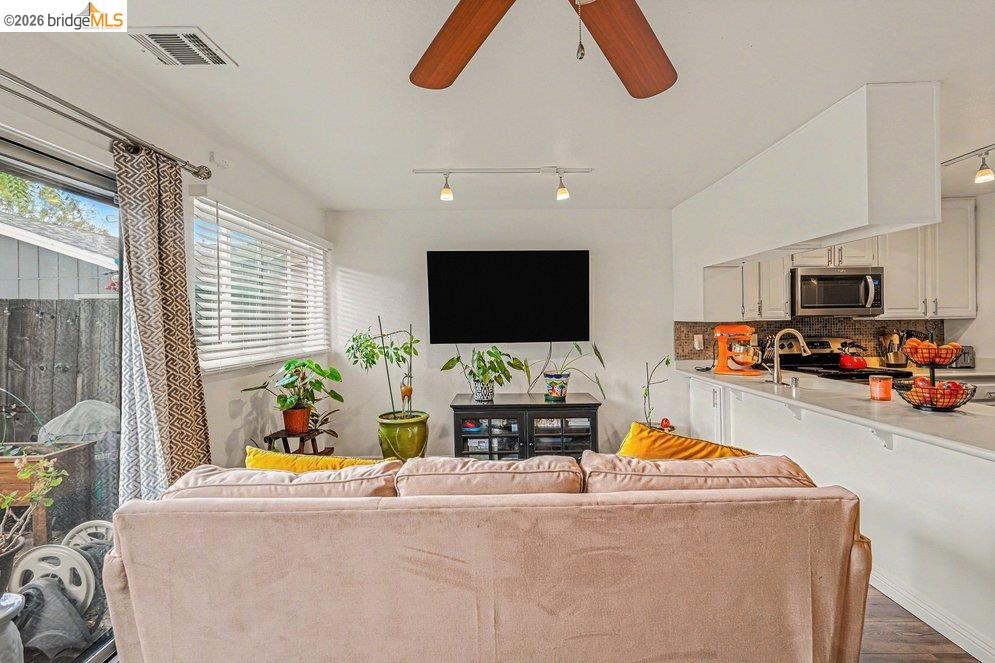 Photo #9: 41131541 Listing: Photo #9