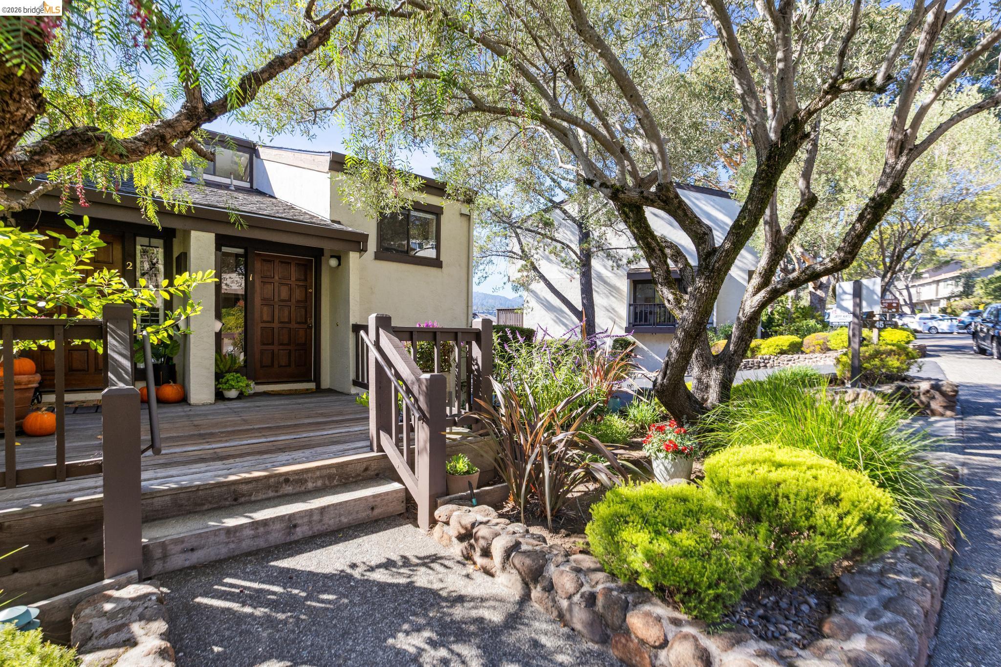 Front Image Thumbnail for EB41131545